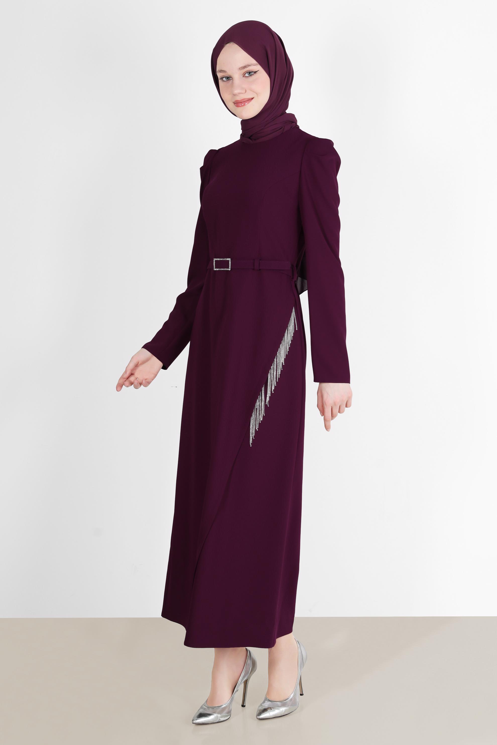 Tesettür giyim BORDO KEMERLİ PÜSKÜL DETAYLI ELBİSE 42568 