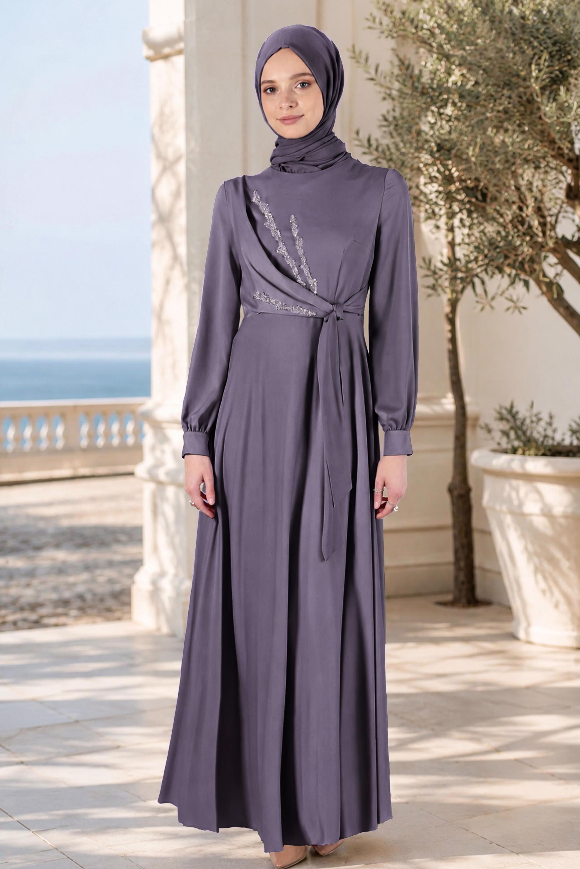 Vêtements hijab POURPRE ROBE EN SATIN DÉTAIL GEMME 42569