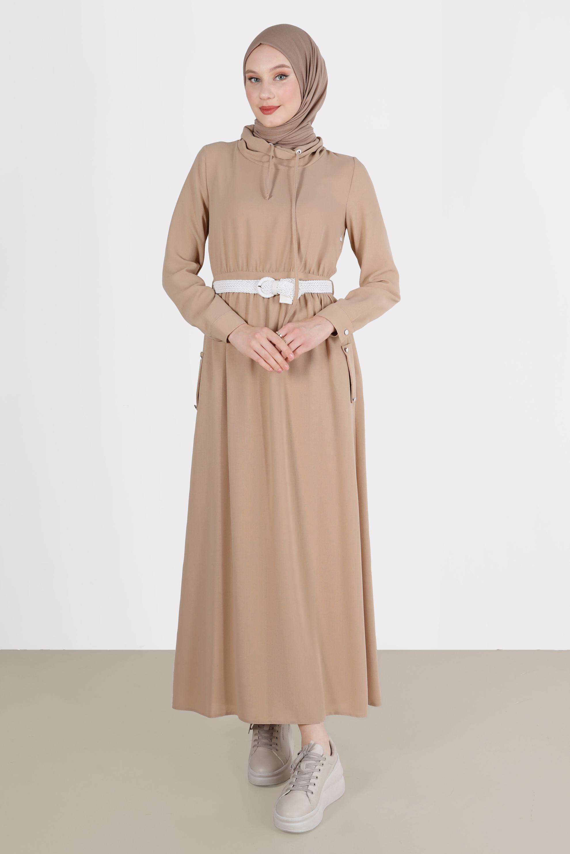 Tesettür giyim BEJ KEMERLİ CEPLİ ELBİSE 42590