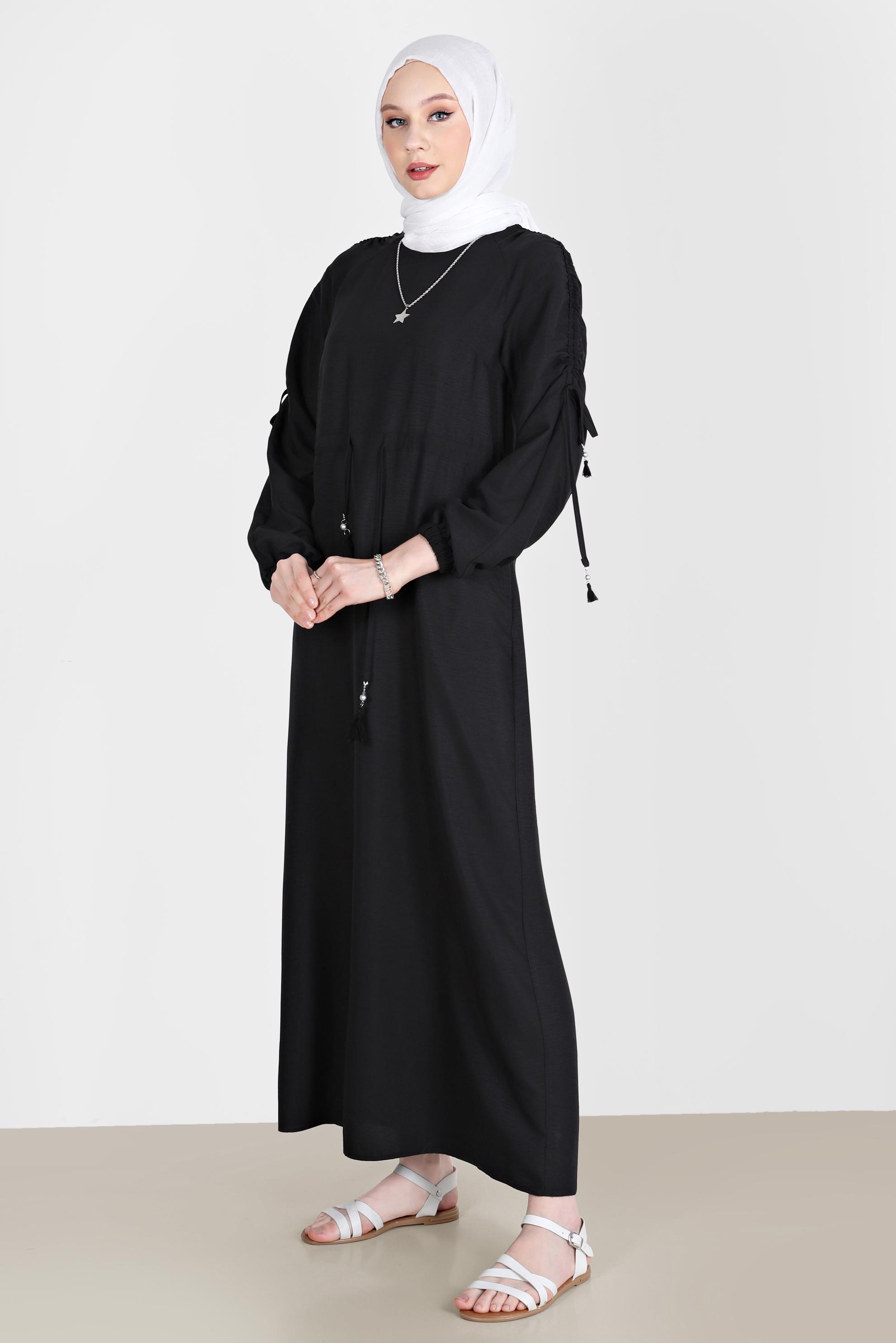 Tesettür giyim SİYAH KOLLARI VE BELİ BÜZGÜ DETAYLI ELBİSE 42591 