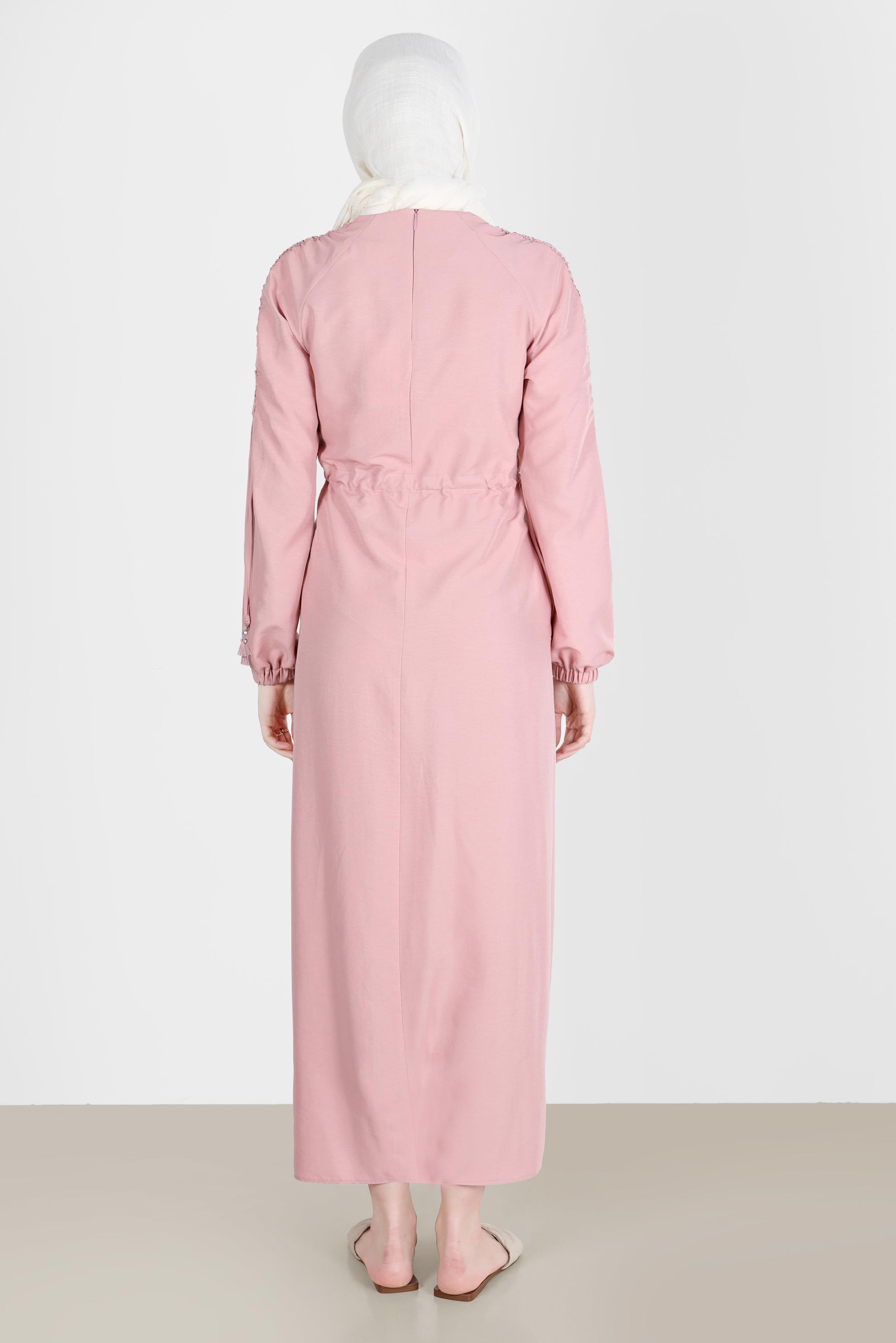 Tesettür giyim PUDRA KOLLARI VE BELİ BÜZGÜ DETAYLI ELBİSE 42591 