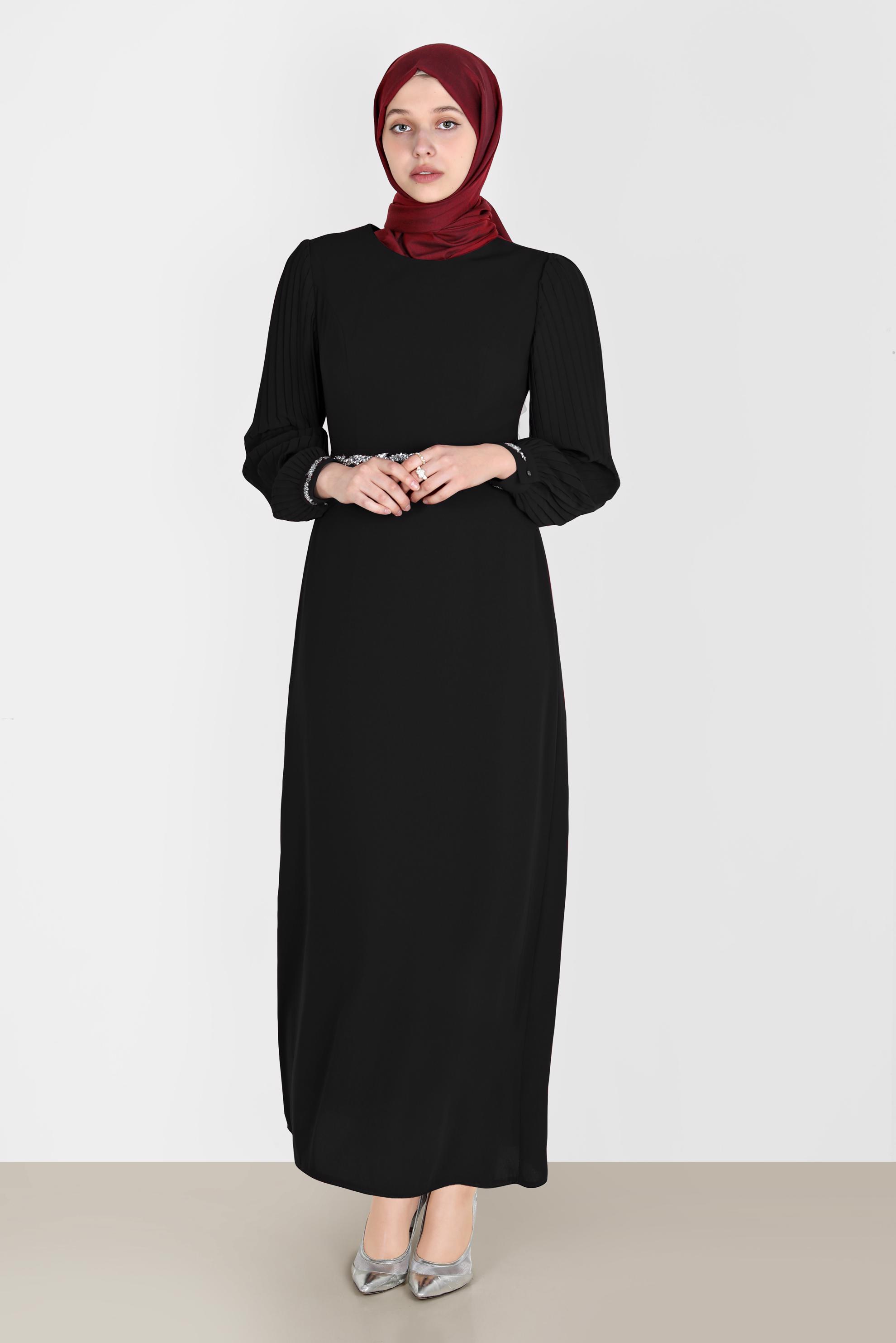 Tesettür giyim SİYAH KOLLARI PİLİSELİ TAŞ İŞLEMELİ ELBİSE 42592
