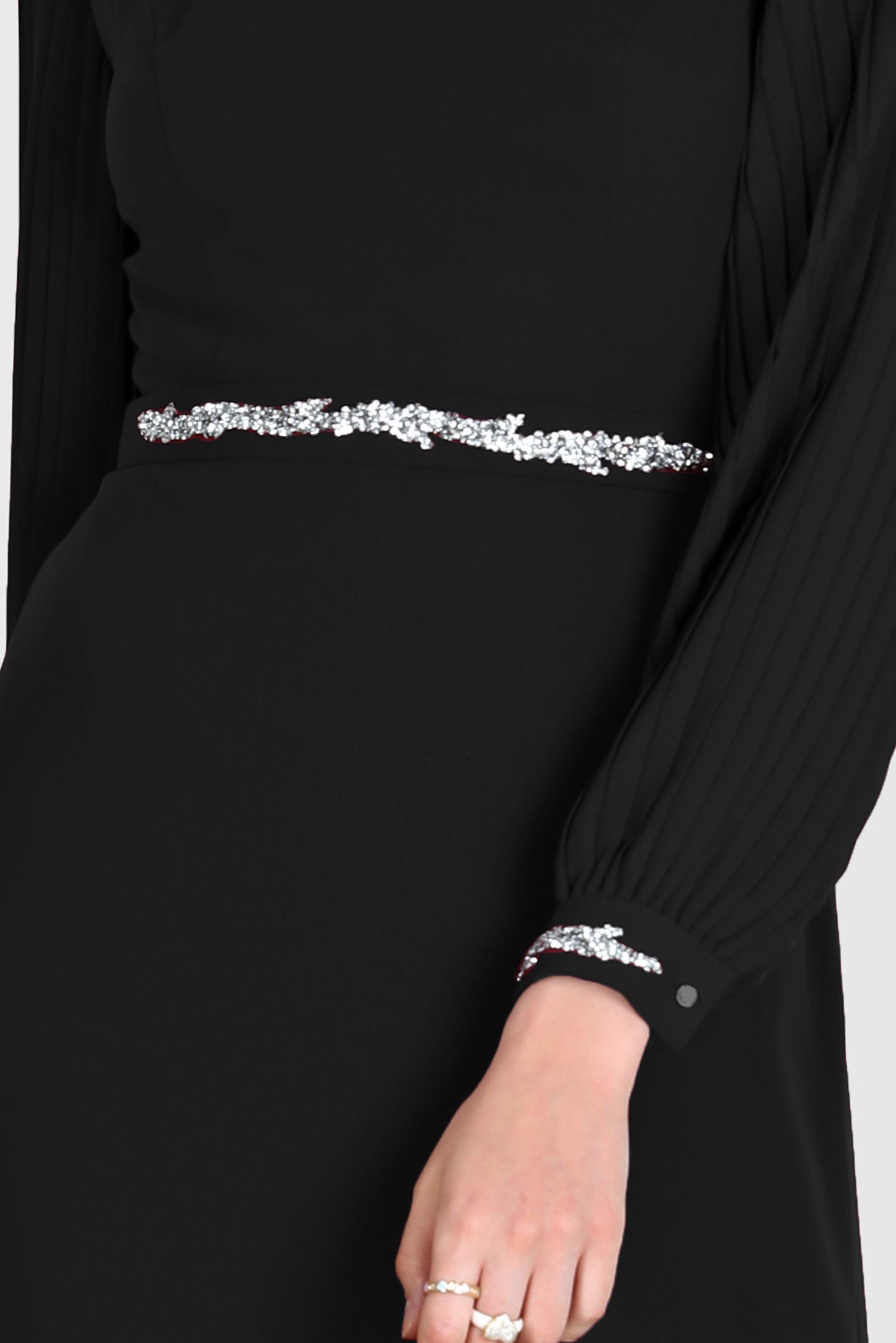 Tesettür giyim SİYAH KOLLARI PİLİSELİ TAŞ İŞLEMELİ ELBİSE 42592