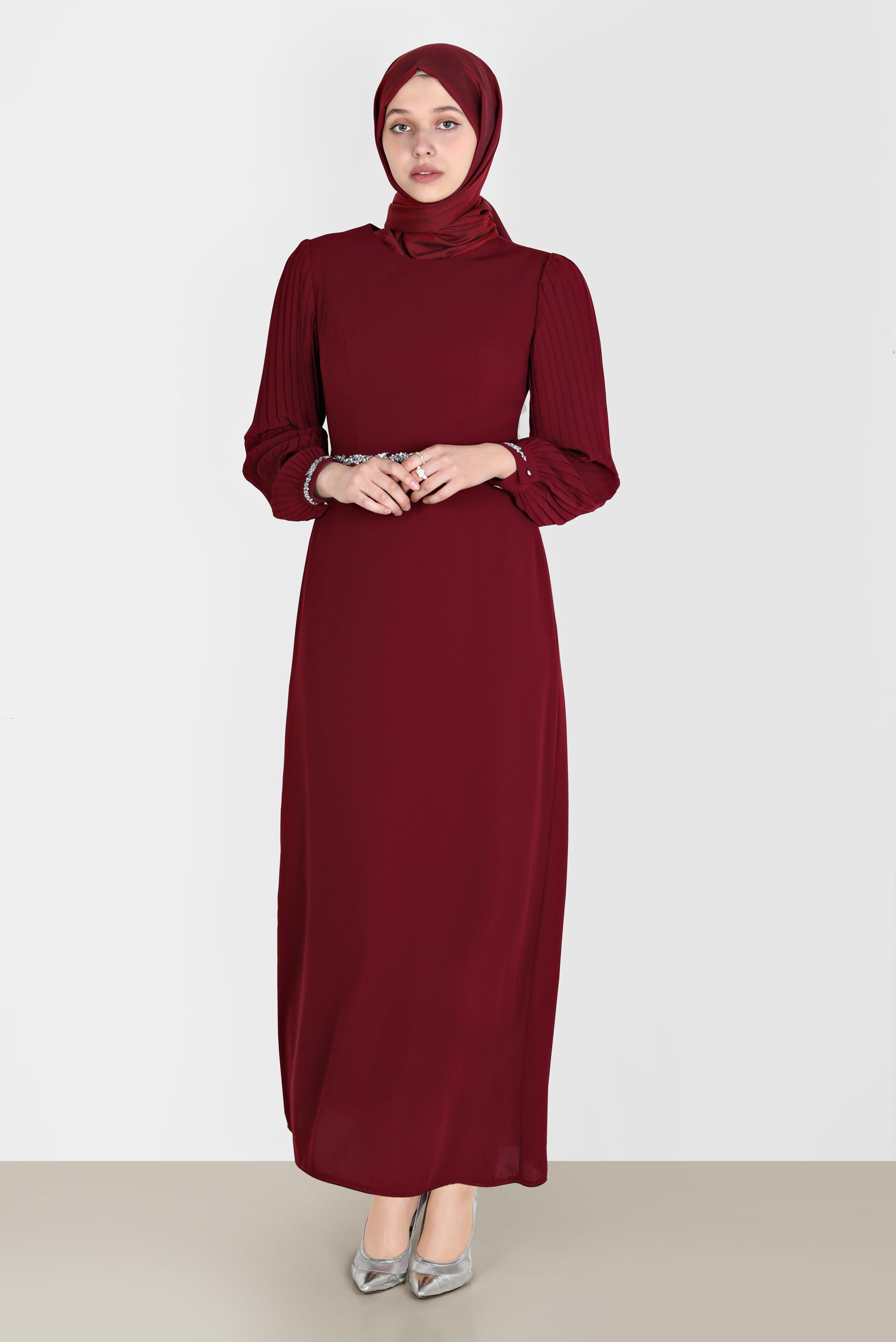 Tesettür giyim BORDO KOLLARI PİLİSELİ TAŞ İŞLEMELİ ELBİSE 42592