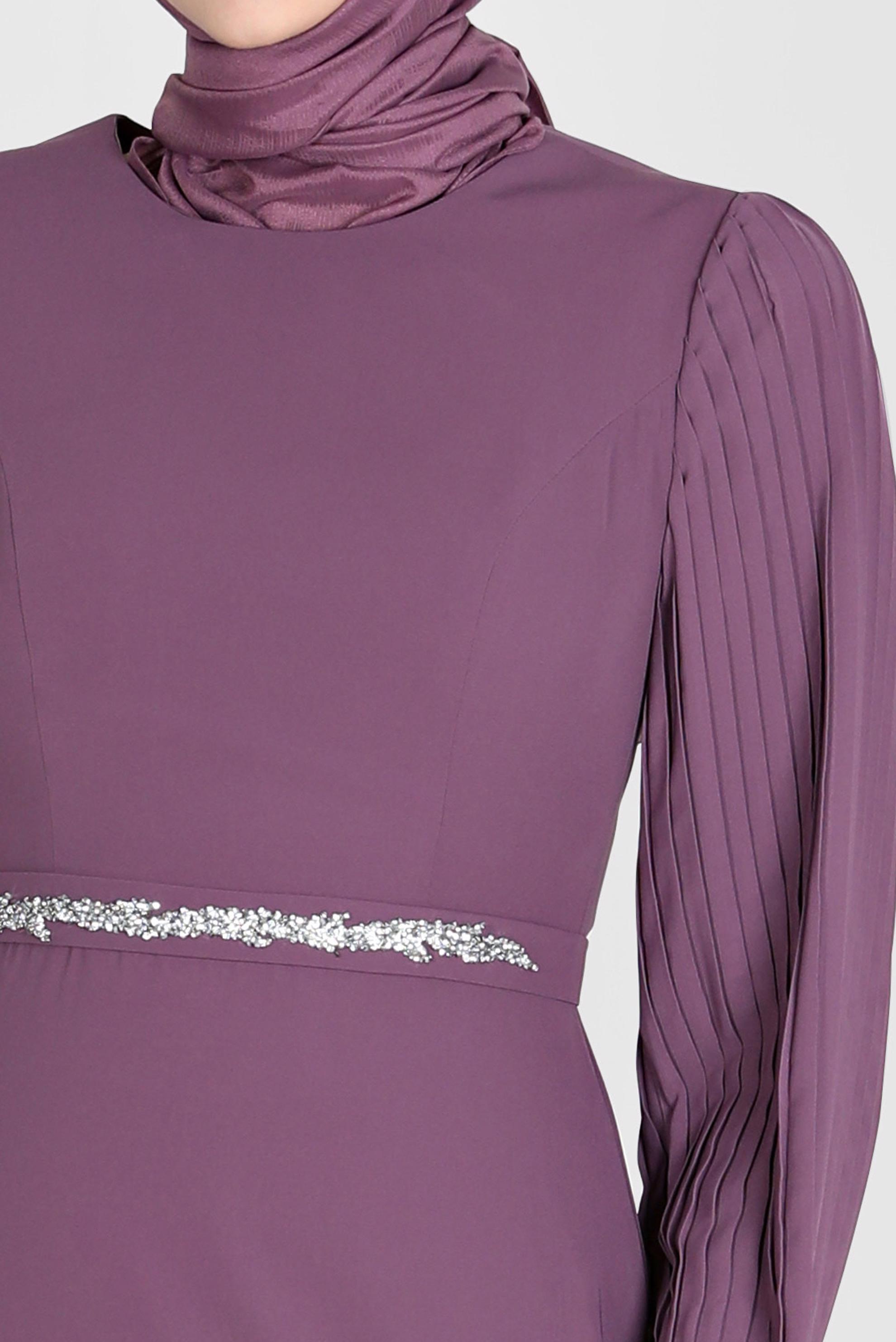 Tesettür giyim MOR KOLLARI PİLİSELİ TAŞ İŞLEMELİ ELBİSE 42592