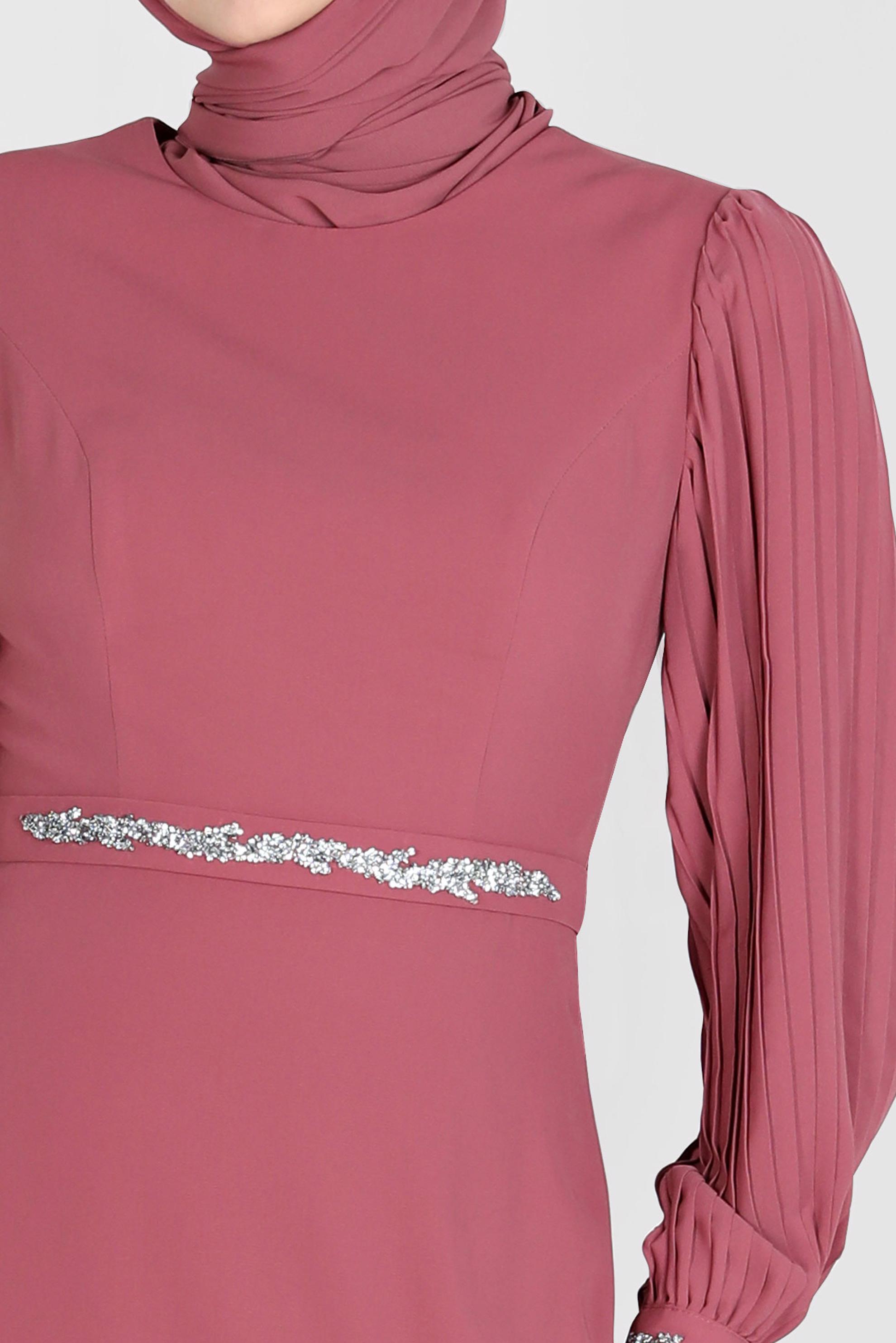 Tesettür giyim PEMBE KOLLARI PİLİSELİ TAŞ İŞLEMELİ ELBİSE 42592