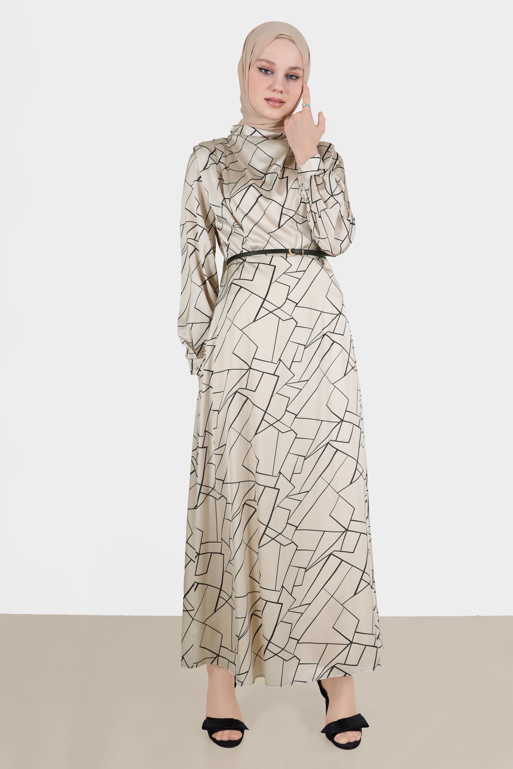 Tesettür giyim BEJ GEOMETRİK ŞEKİLLİ VATKALI SATEN ELBİSE 42609 