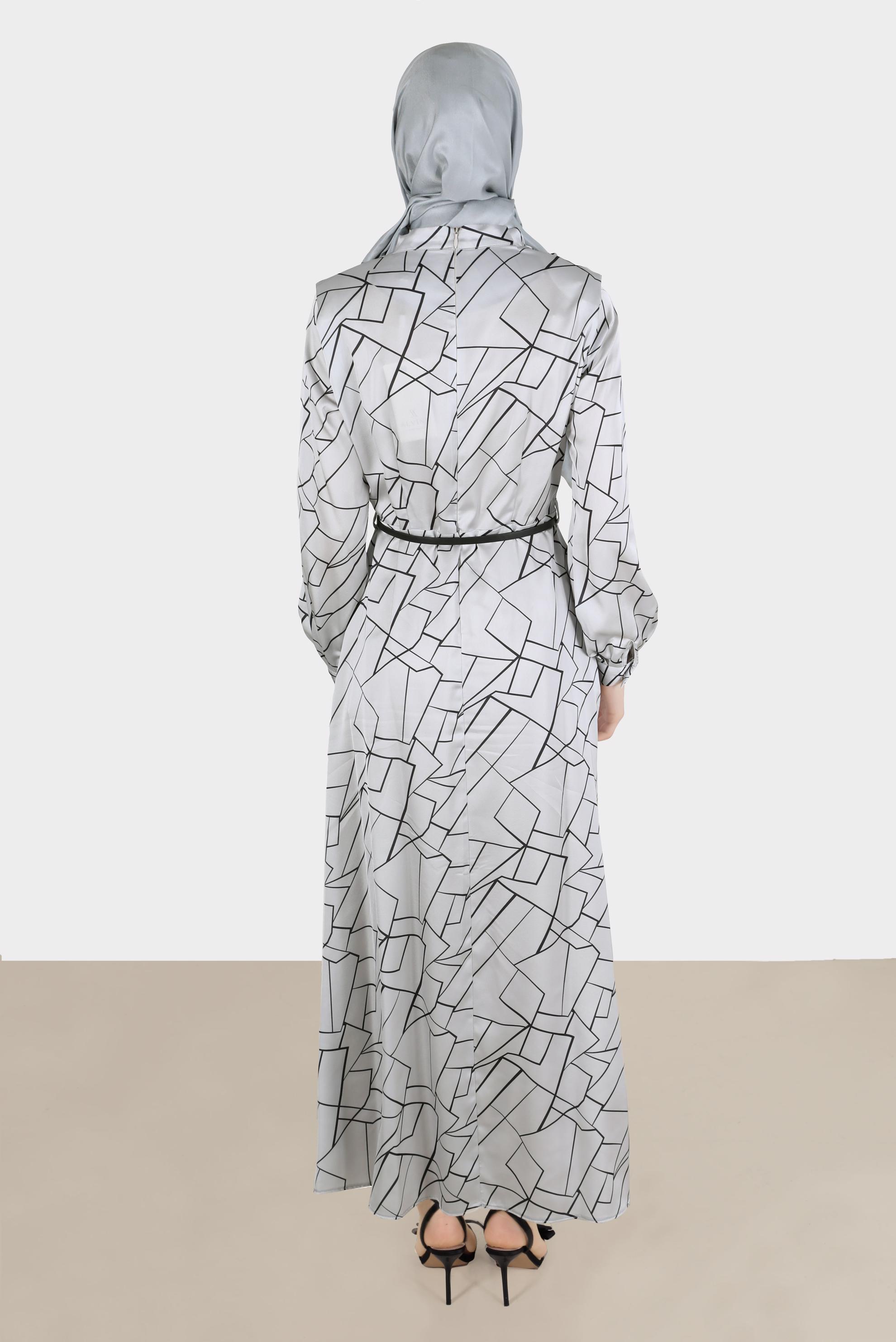 Tesettür giyim GRİ GEOMETRİK ŞEKİLLİ VATKALI SATEN ELBİSE 42609 