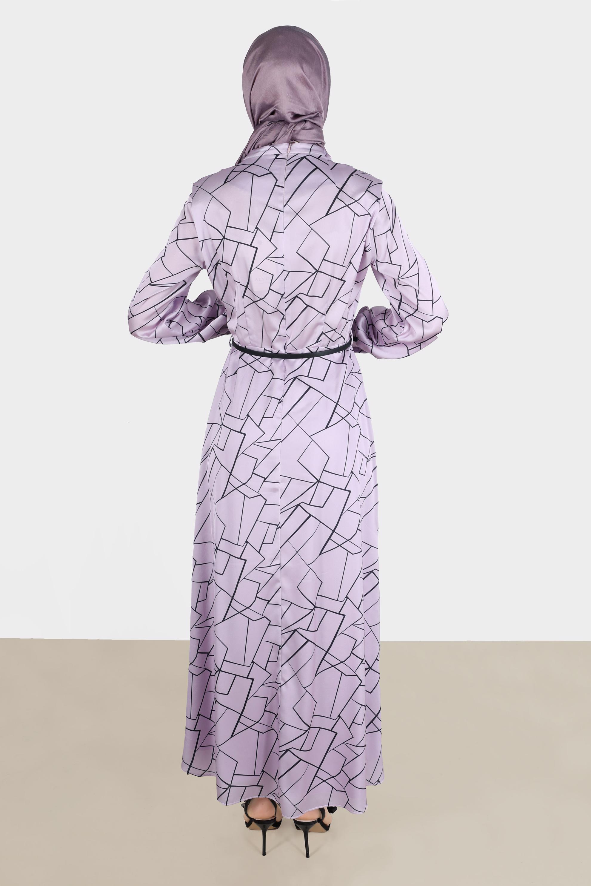 Tesettür giyim MOR GEOMETRİK ŞEKİLLİ VATKALI SATEN ELBİSE 42609 