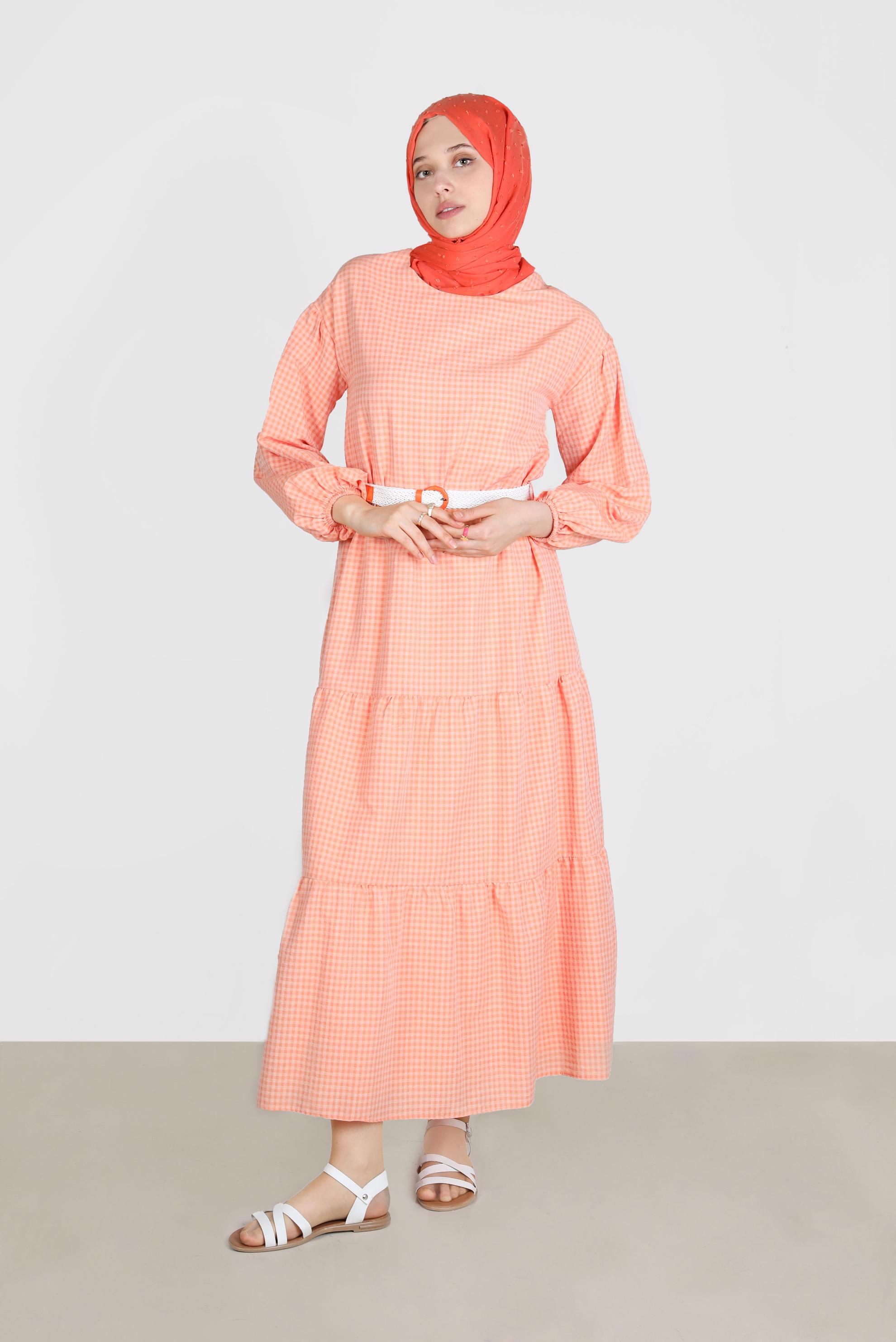 Tesettür giyim TURUNCU PÖTİKARE DESENLİ KEMERLİ ELBİSE 42613	