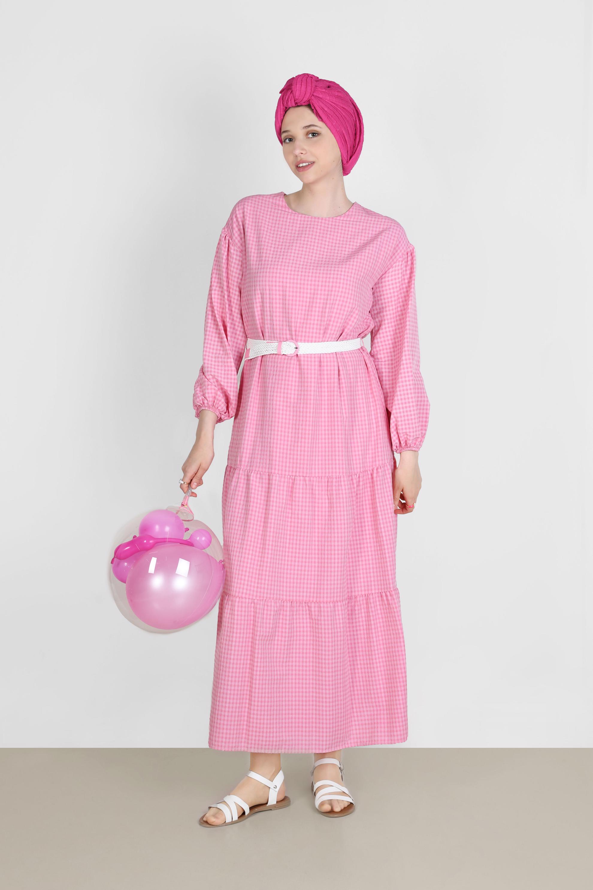 Tesettür giyim FUŞYA PÖTİKARE DESENLİ KEMERLİ ELBİSE 42613	