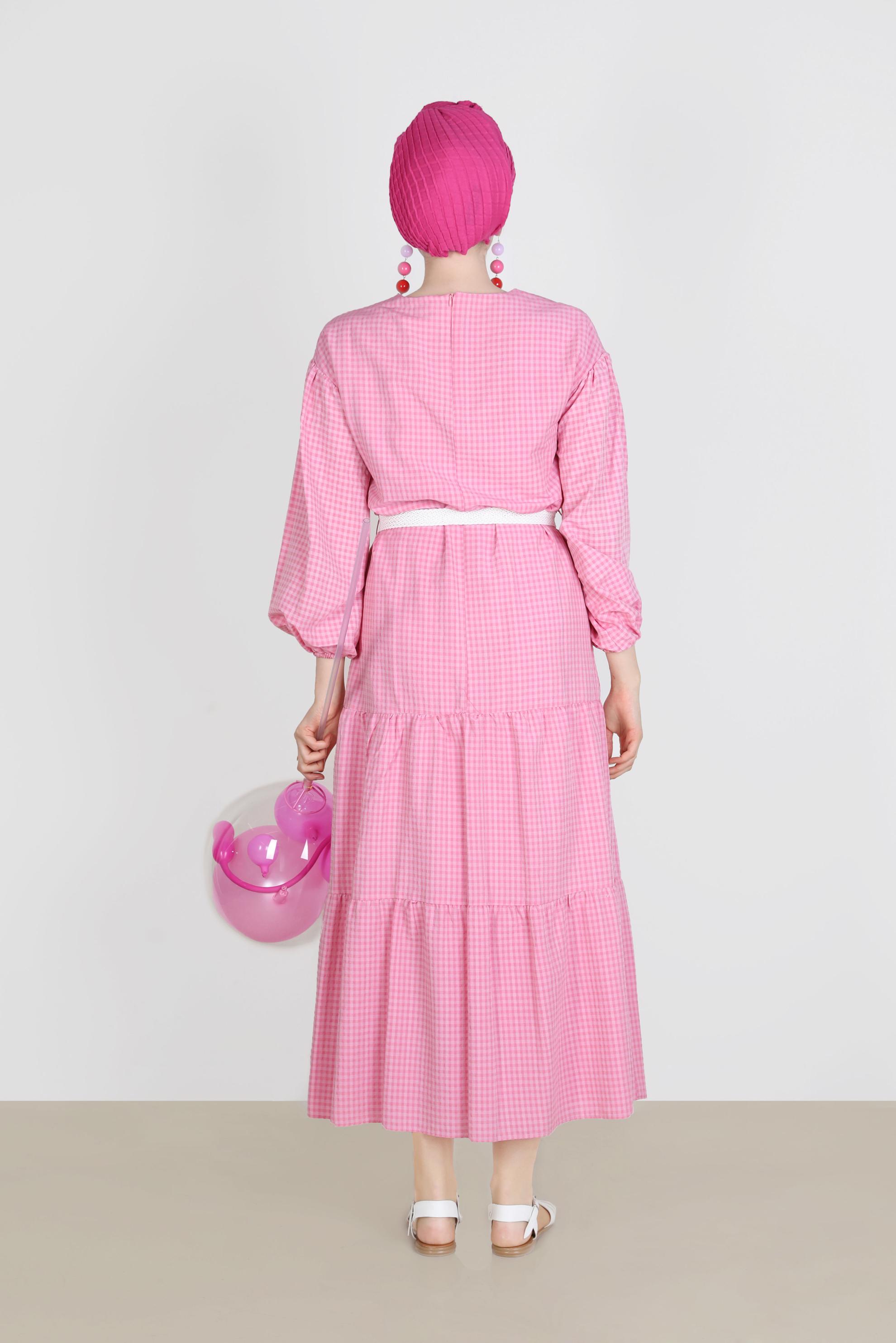 Tesettür giyim FUŞYA PÖTİKARE DESENLİ KEMERLİ ELBİSE 42613	