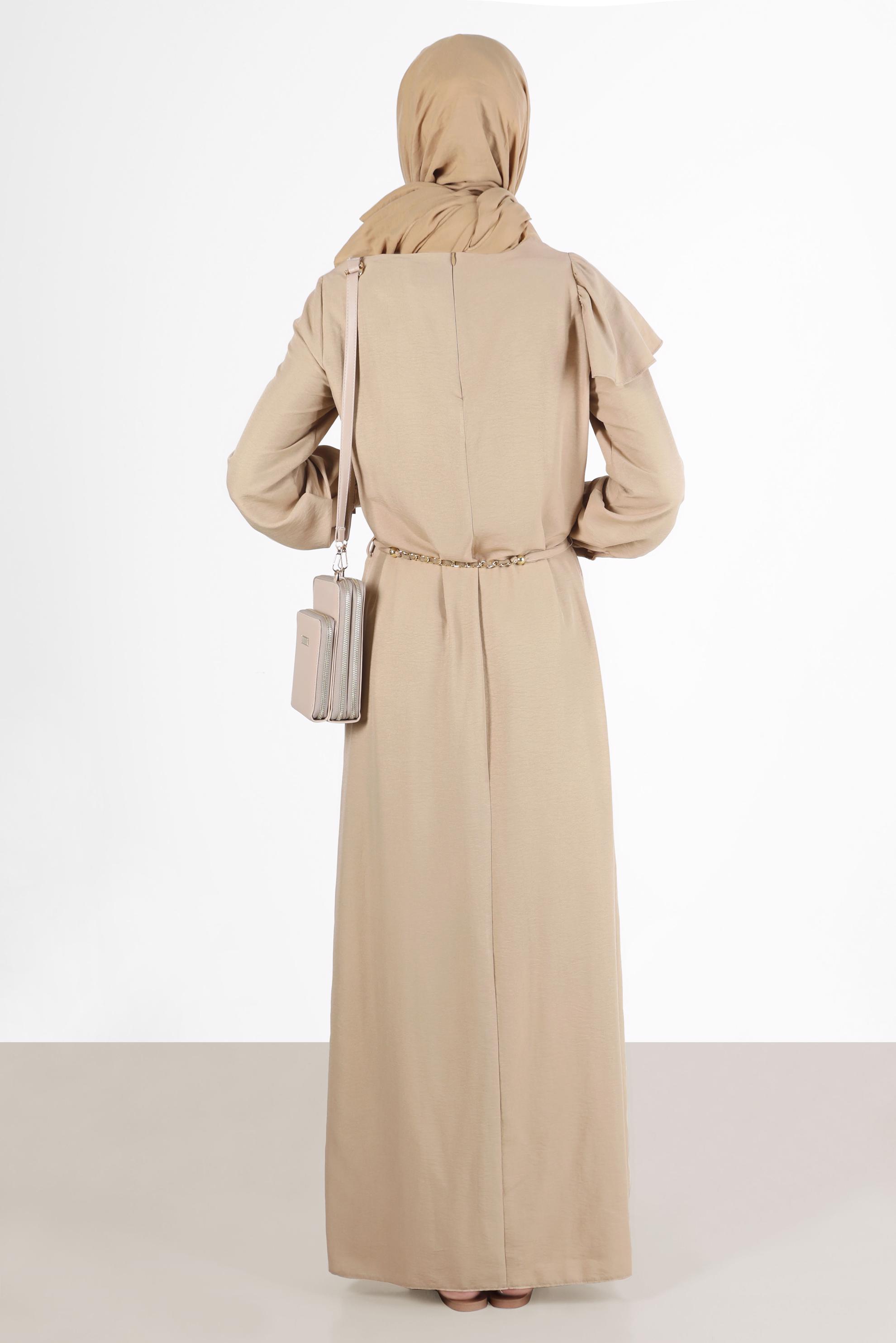 Tesettür giyim KAHVE VOLAN DETAYLI METAL KUŞAKLI ELBİSE 42619 