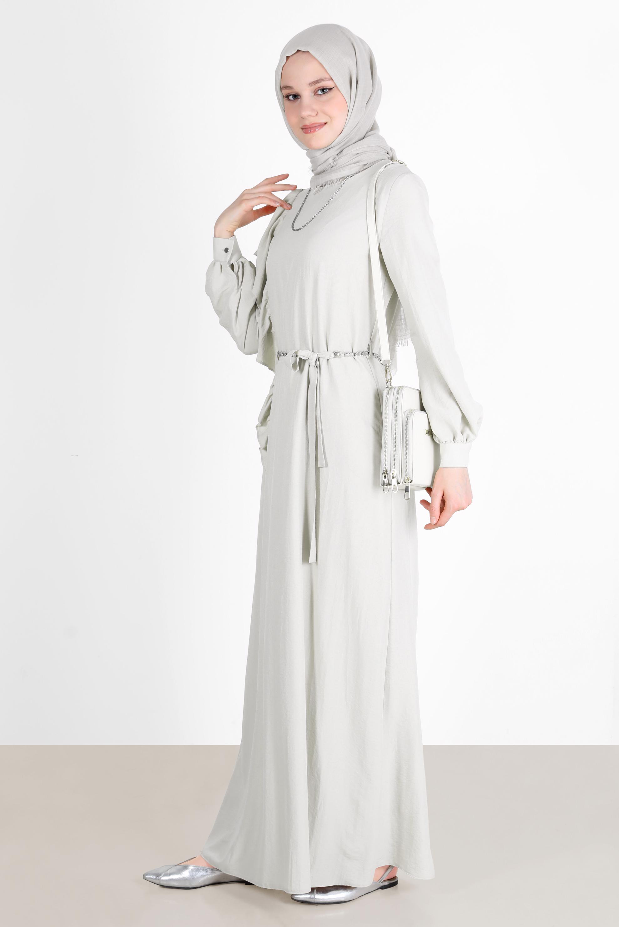 Tesettür giyim BEJ VOLAN DETAYLI METAL KUŞAKLI ELBİSE 42619 