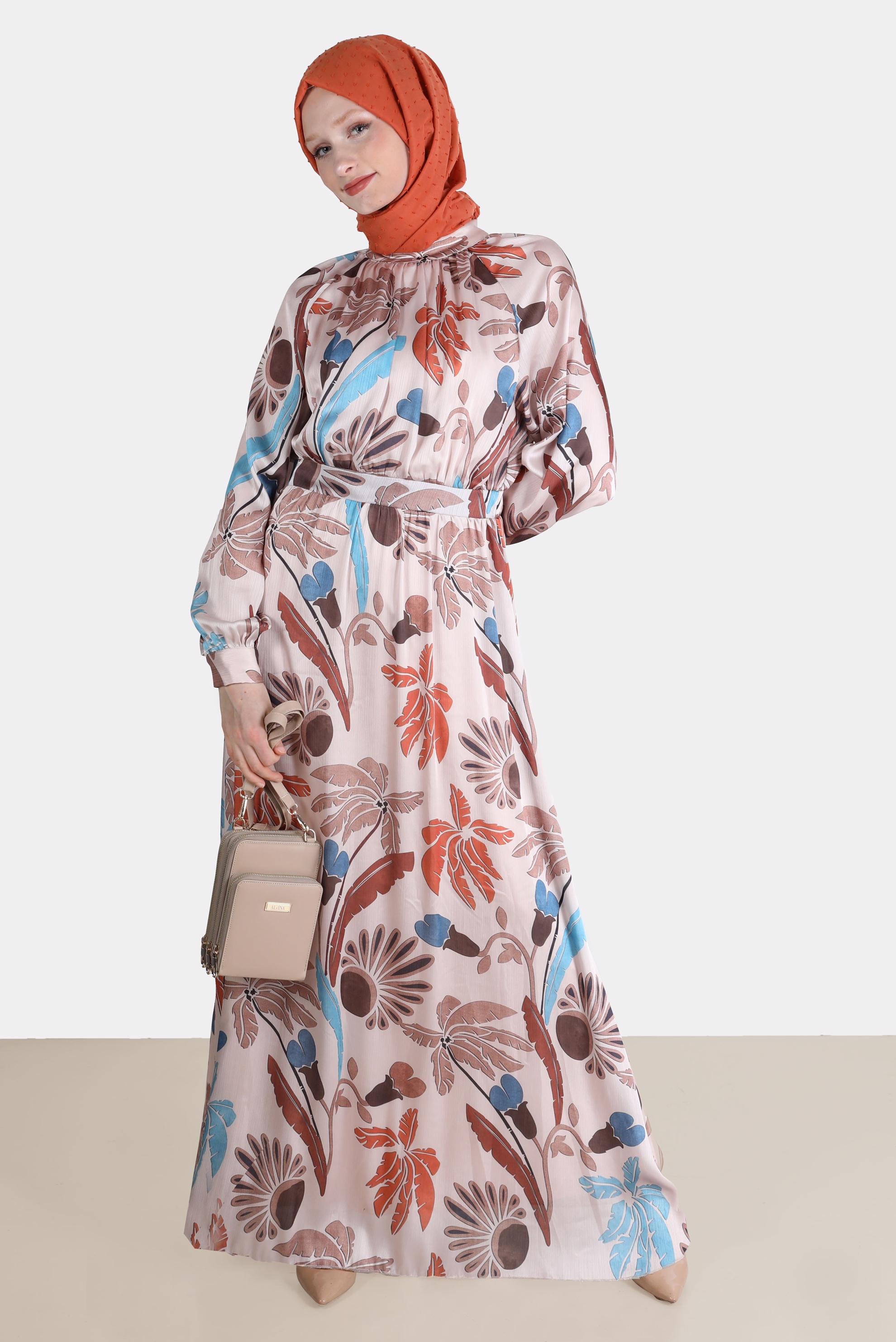 Tesettür giyim BEJ BAĞLAMA DETAYLI DESENLİ ELBİSE 42621