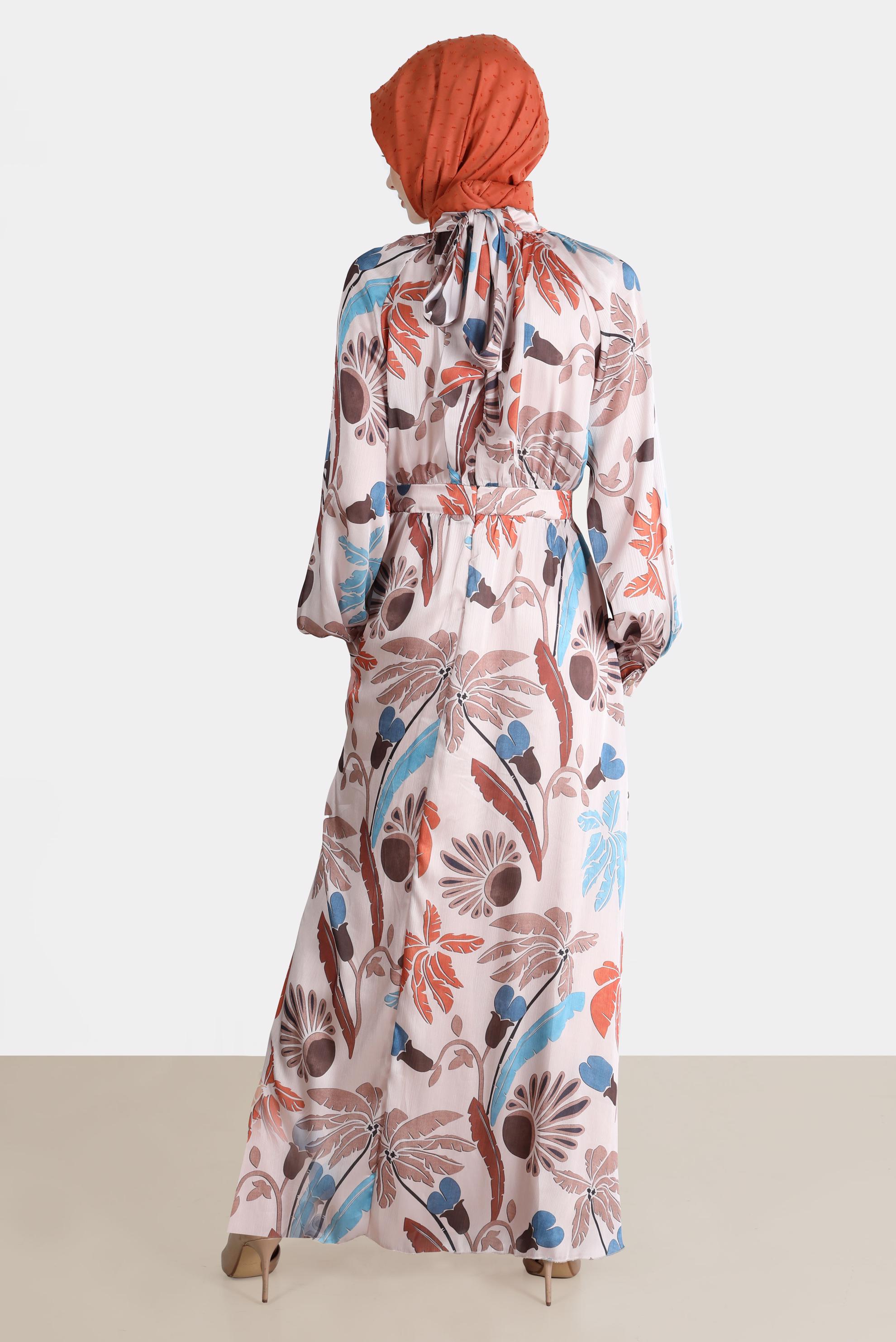 Tesettür giyim BEJ BAĞLAMA DETAYLI DESENLİ ELBİSE 42621