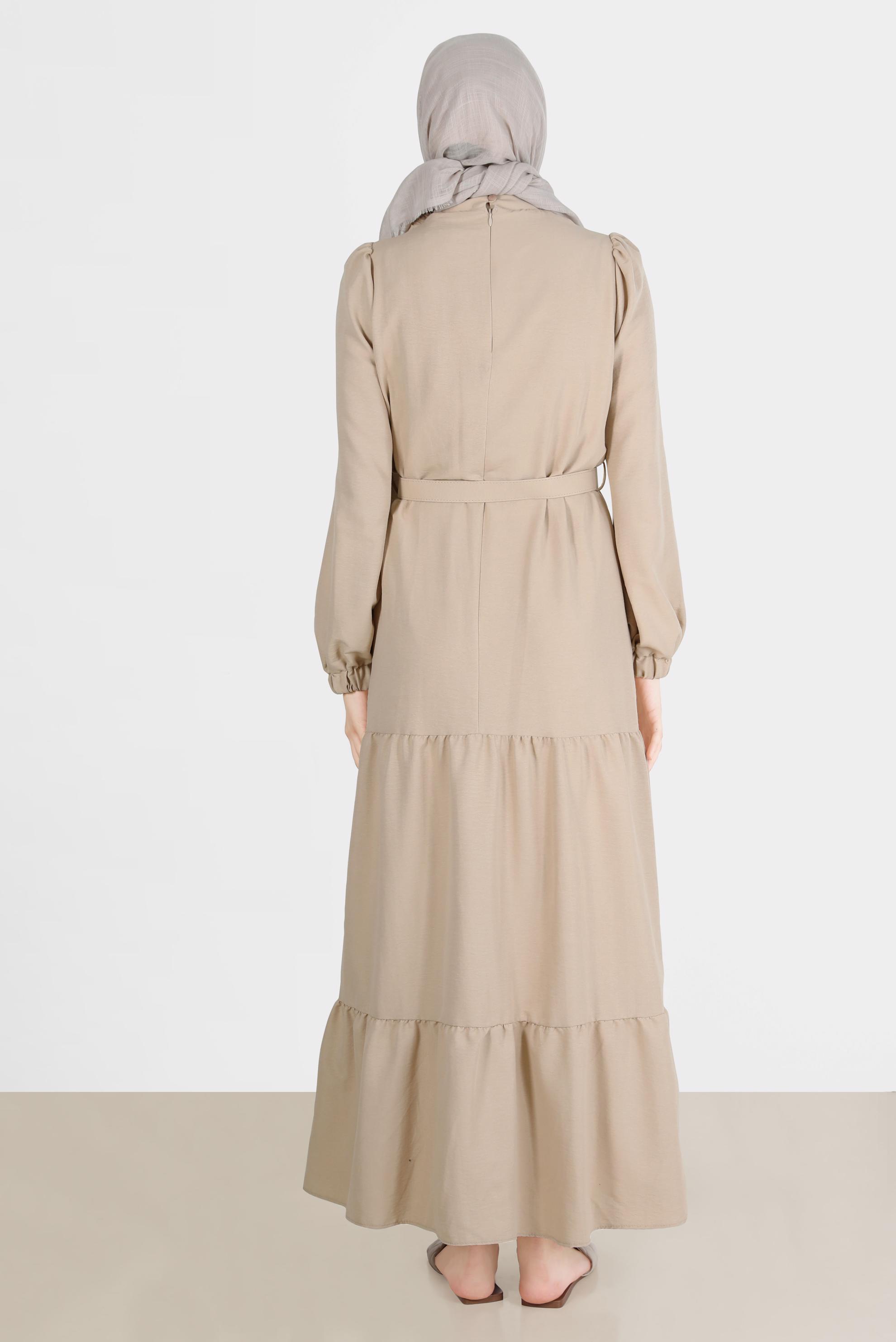 Tesettür giyim BEJ BAĞLAMA DETAYLI KEMERLİ ELBİSE 42622 