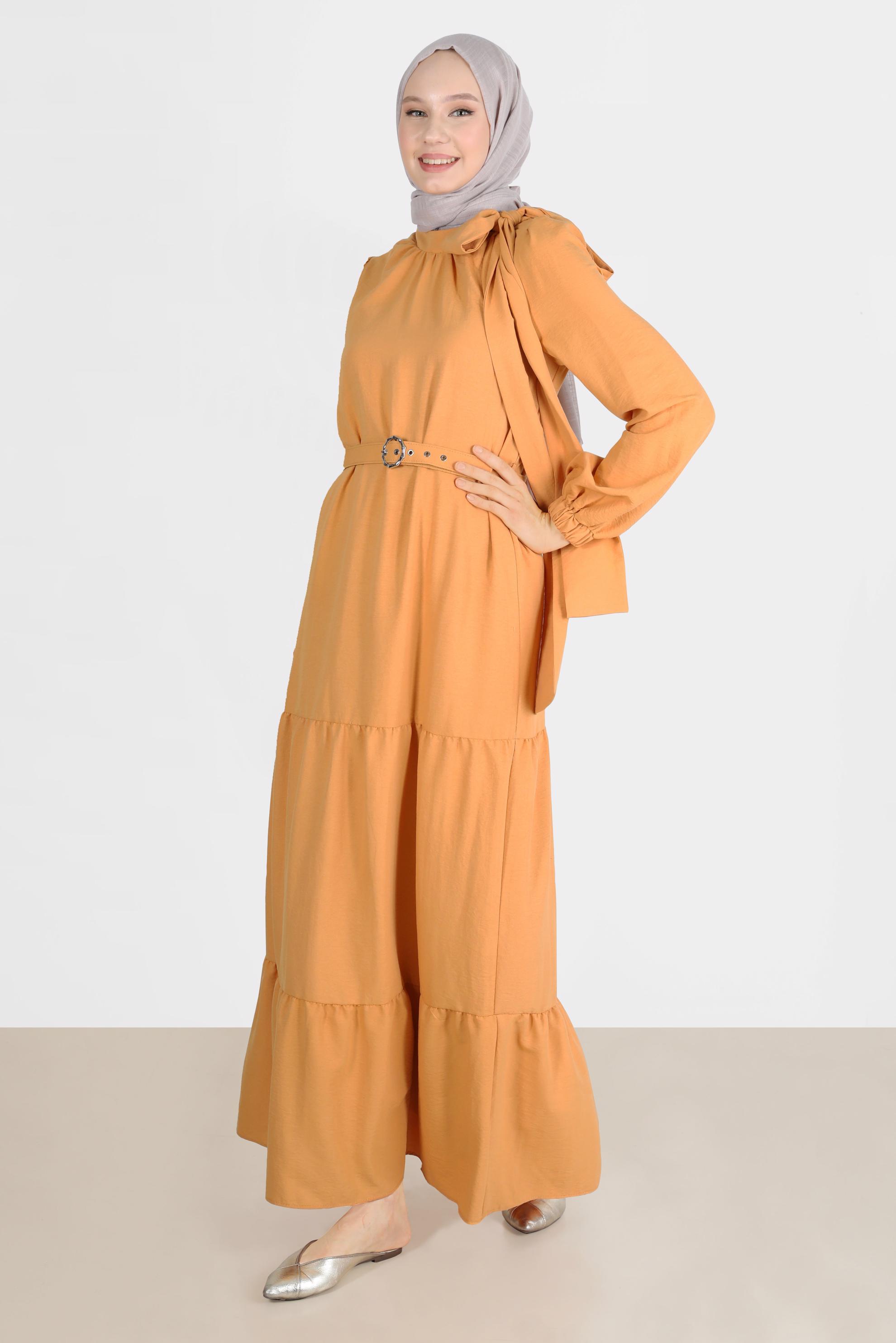 Tesettür giyim SARI BAĞLAMA DETAYLI KEMERLİ ELBİSE 42622 