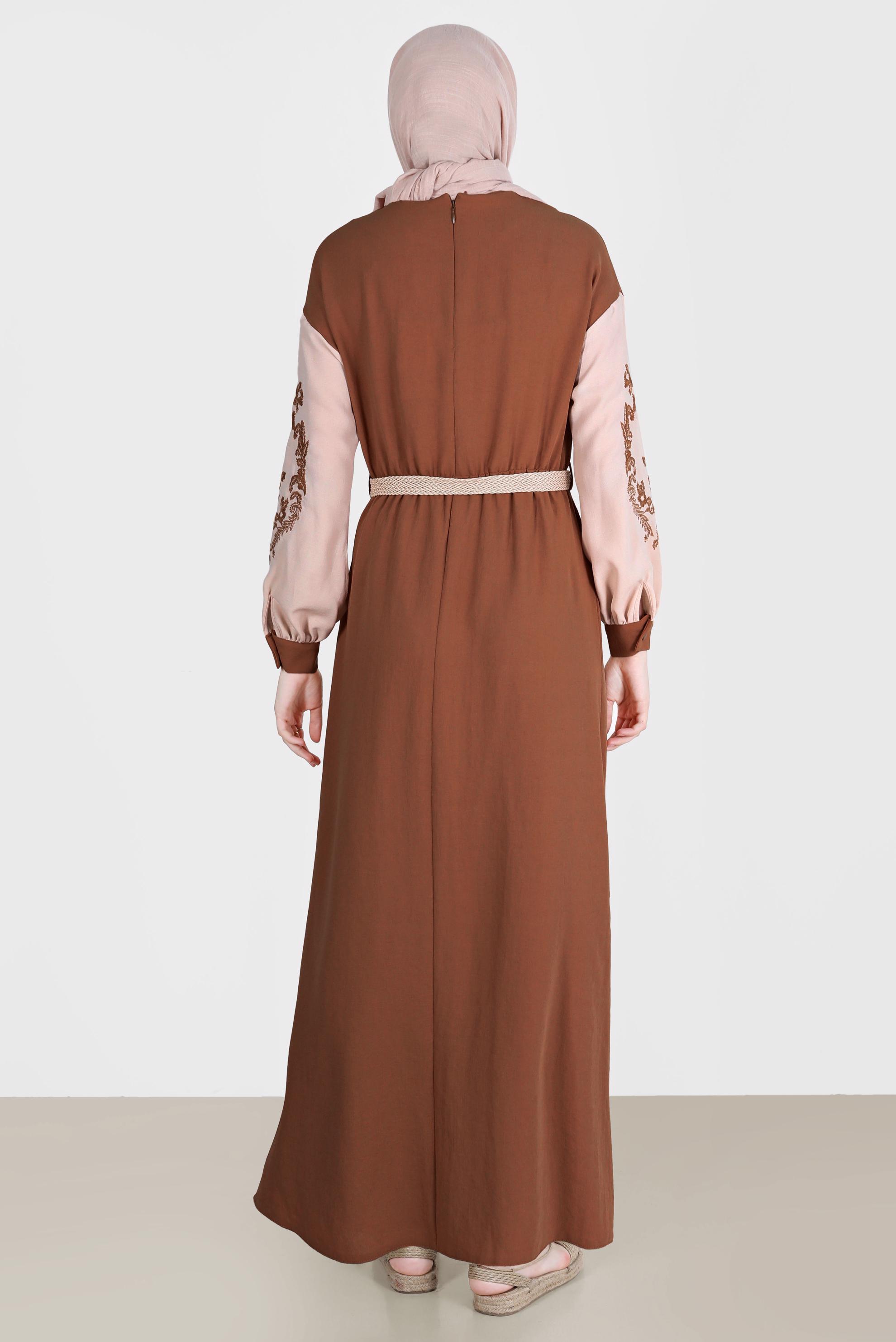 Tesettür giyim KAHVE KOLLARI NAKIŞLI ELBİSE 42623