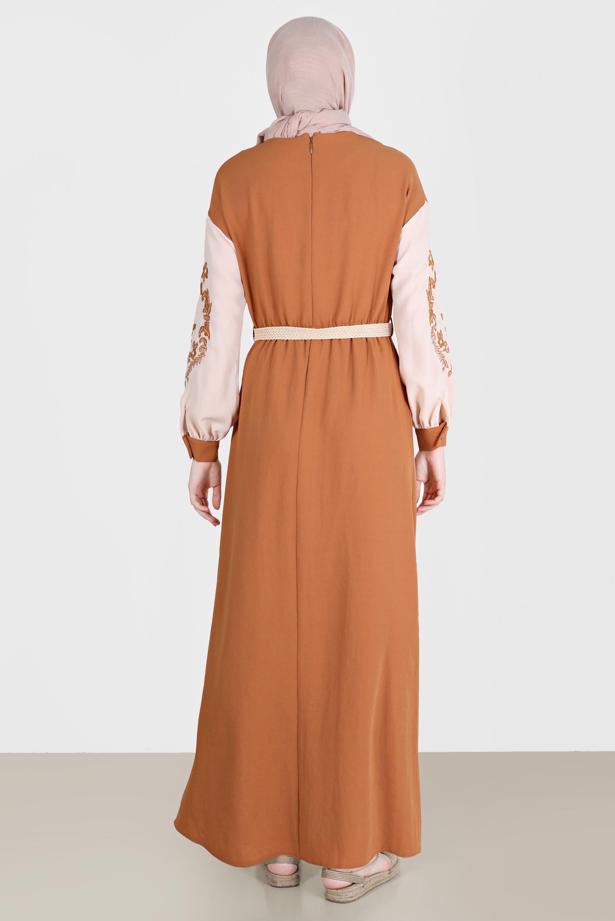 Tesettür giyim KAHVE KOLLARI NAKIŞLI ELBİSE 42623