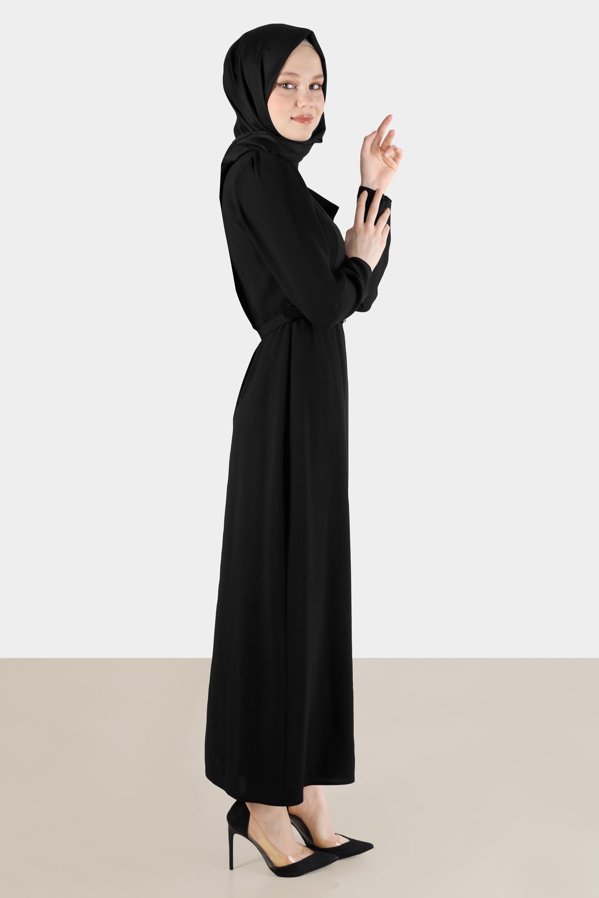 Tesettür giyim SİYAH KURDELE DETAYLI KEMERLİ KREP ELBİSE 42624 