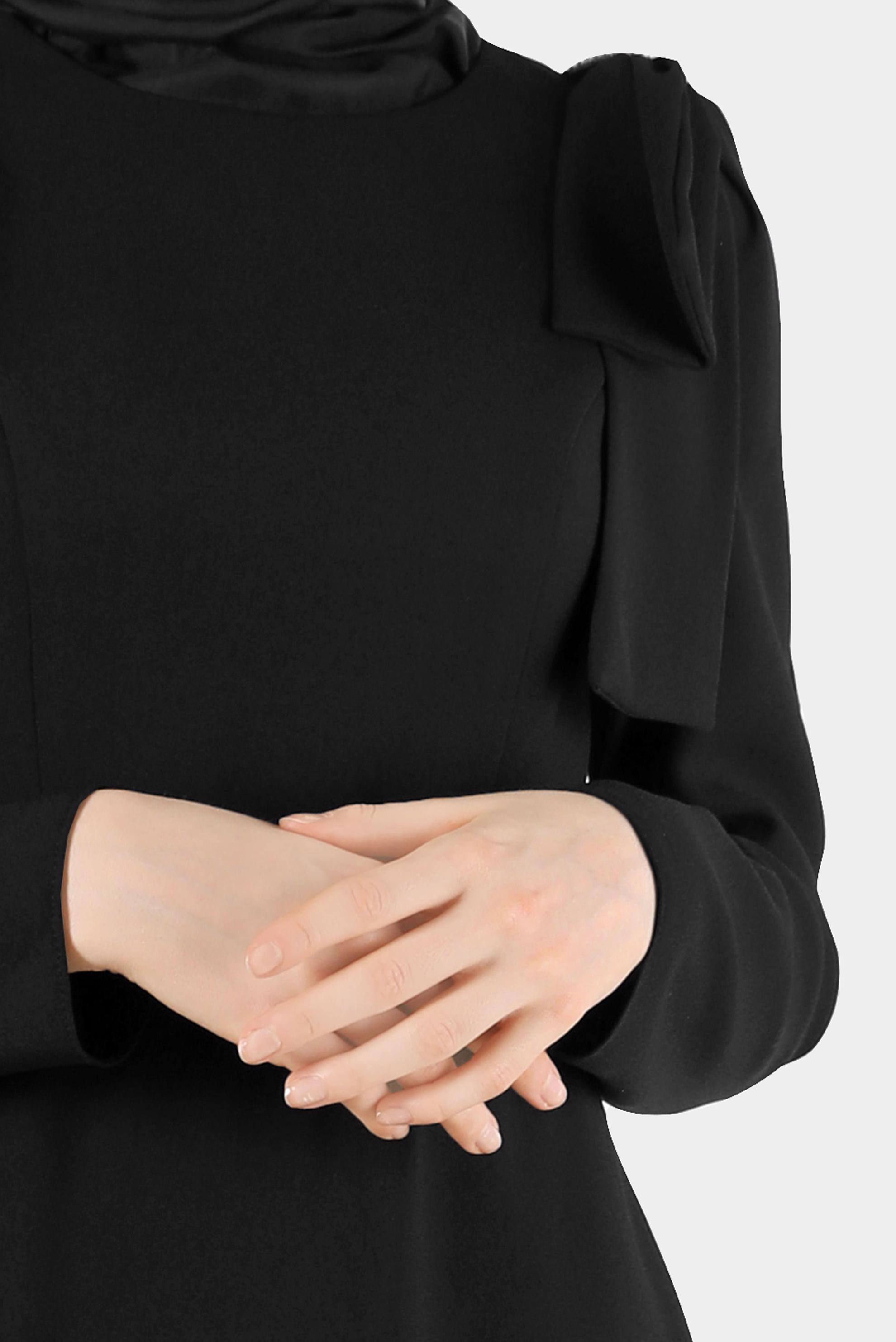 Tesettür giyim SİYAH KURDELE DETAYLI KEMERLİ KREP ELBİSE 42624 