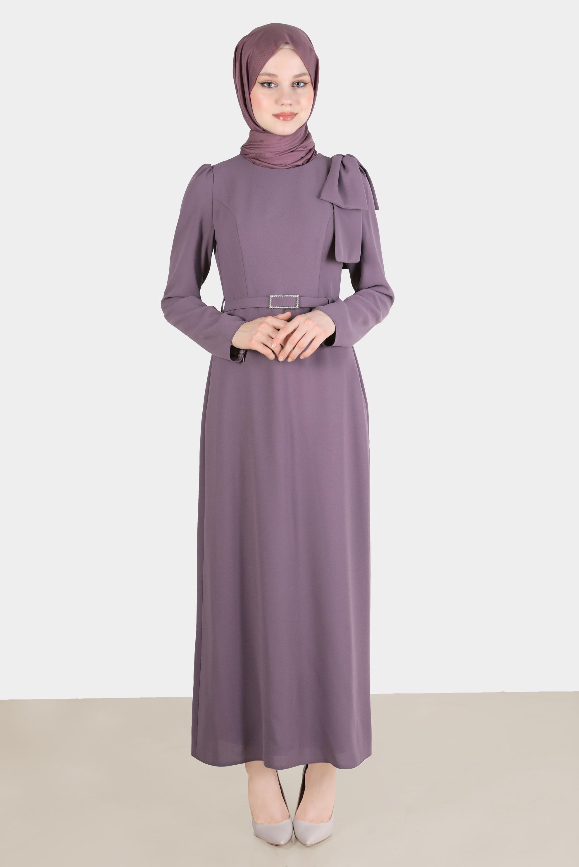 Tesettür giyim MOR KURDELE DETAYLI KEMERLİ KREP ELBİSE 42624 