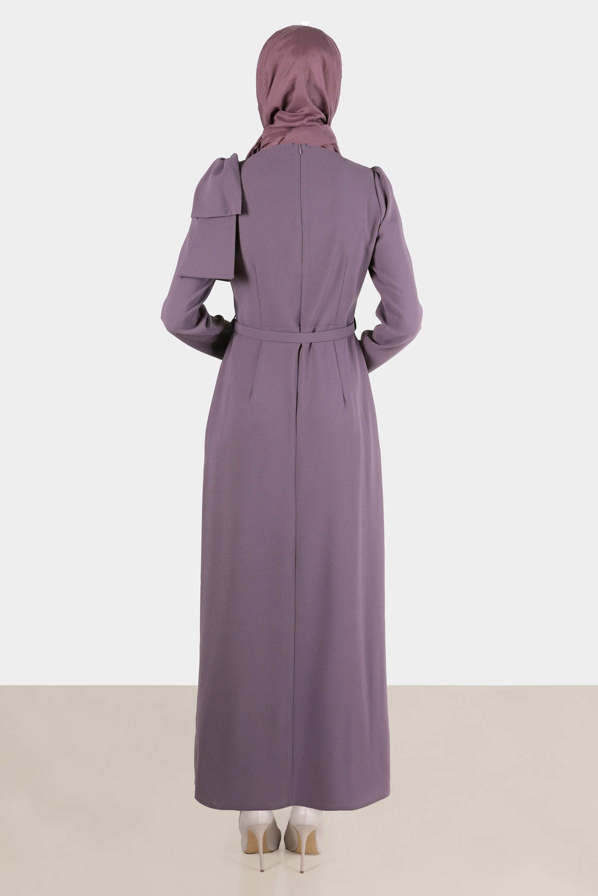 Tesettür giyim MOR KURDELE DETAYLI KEMERLİ KREP ELBİSE 42624 