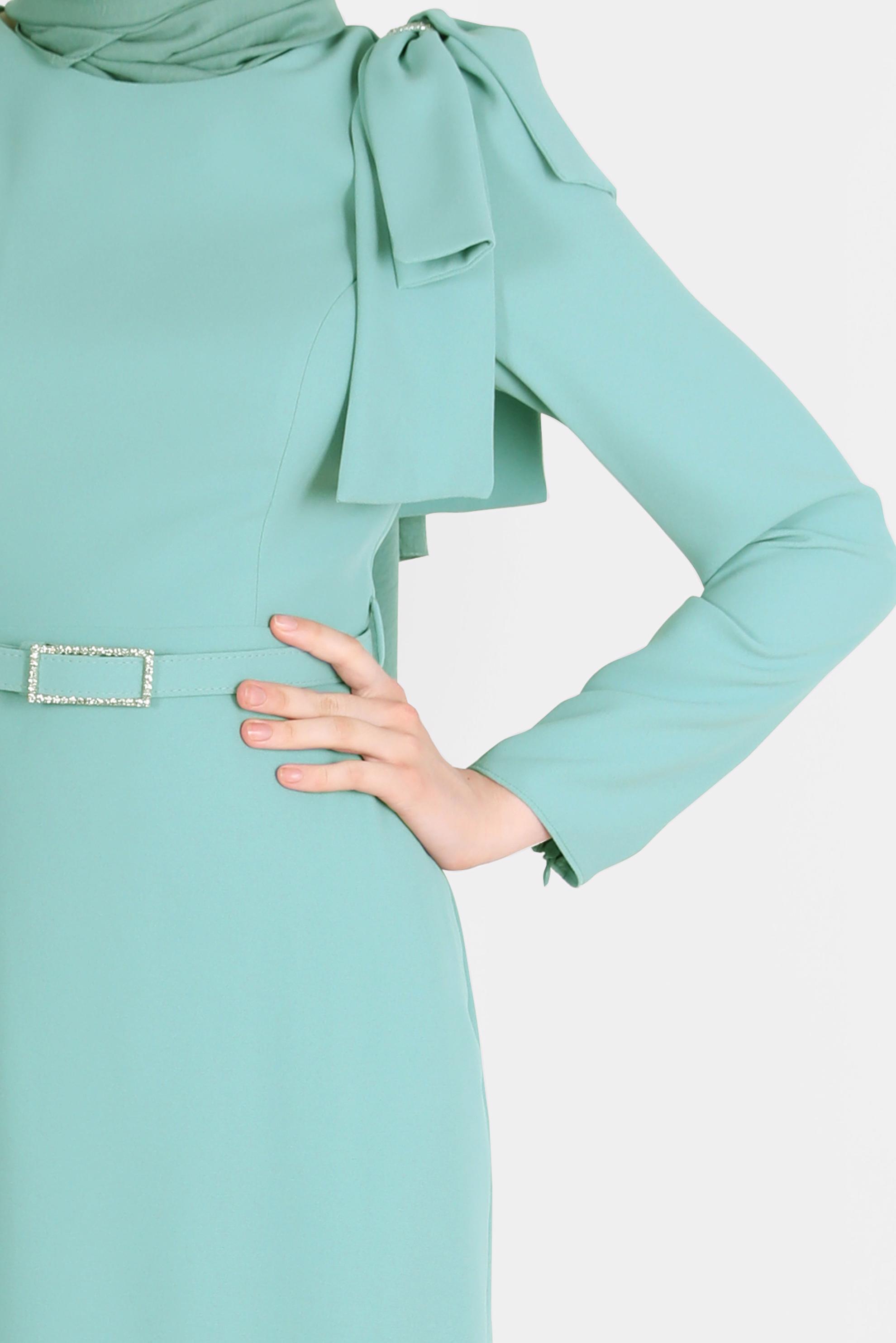 Tesettür giyim YEŞİL KURDELE DETAYLI KEMERLİ KREP ELBİSE 42624 