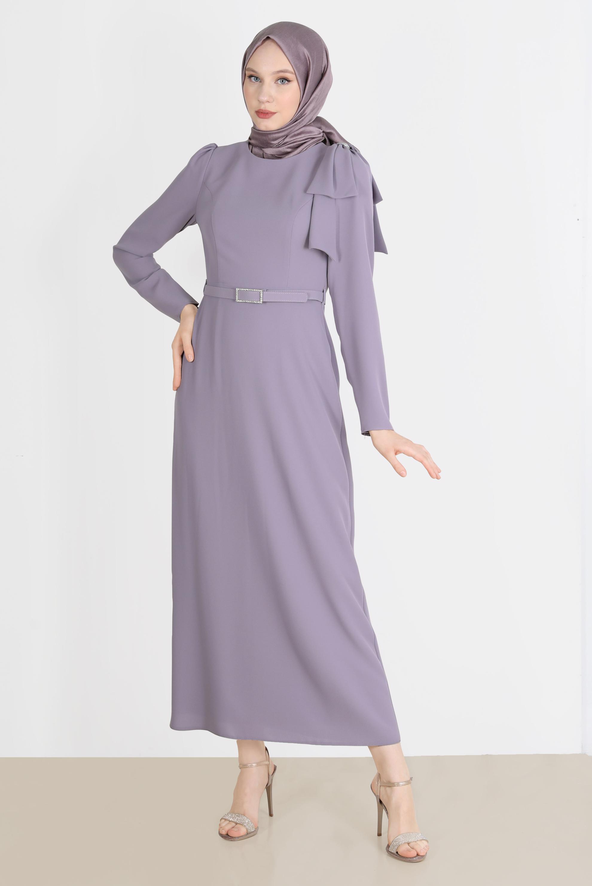 Tesettür giyim MOR KURDELE DETAYLI KEMERLİ KREP ELBİSE 42624 