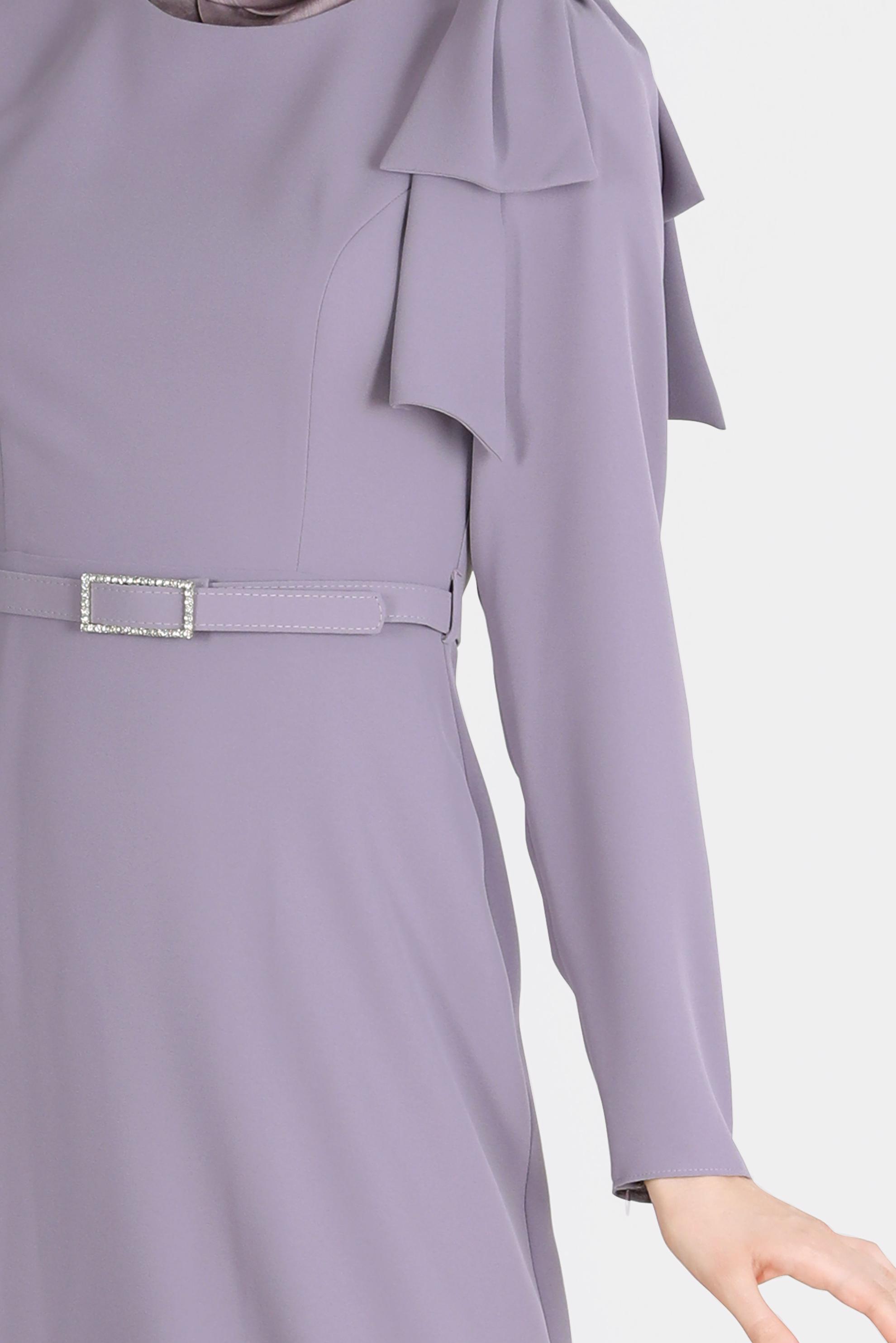 Tesettür giyim MOR KURDELE DETAYLI KEMERLİ KREP ELBİSE 42624 