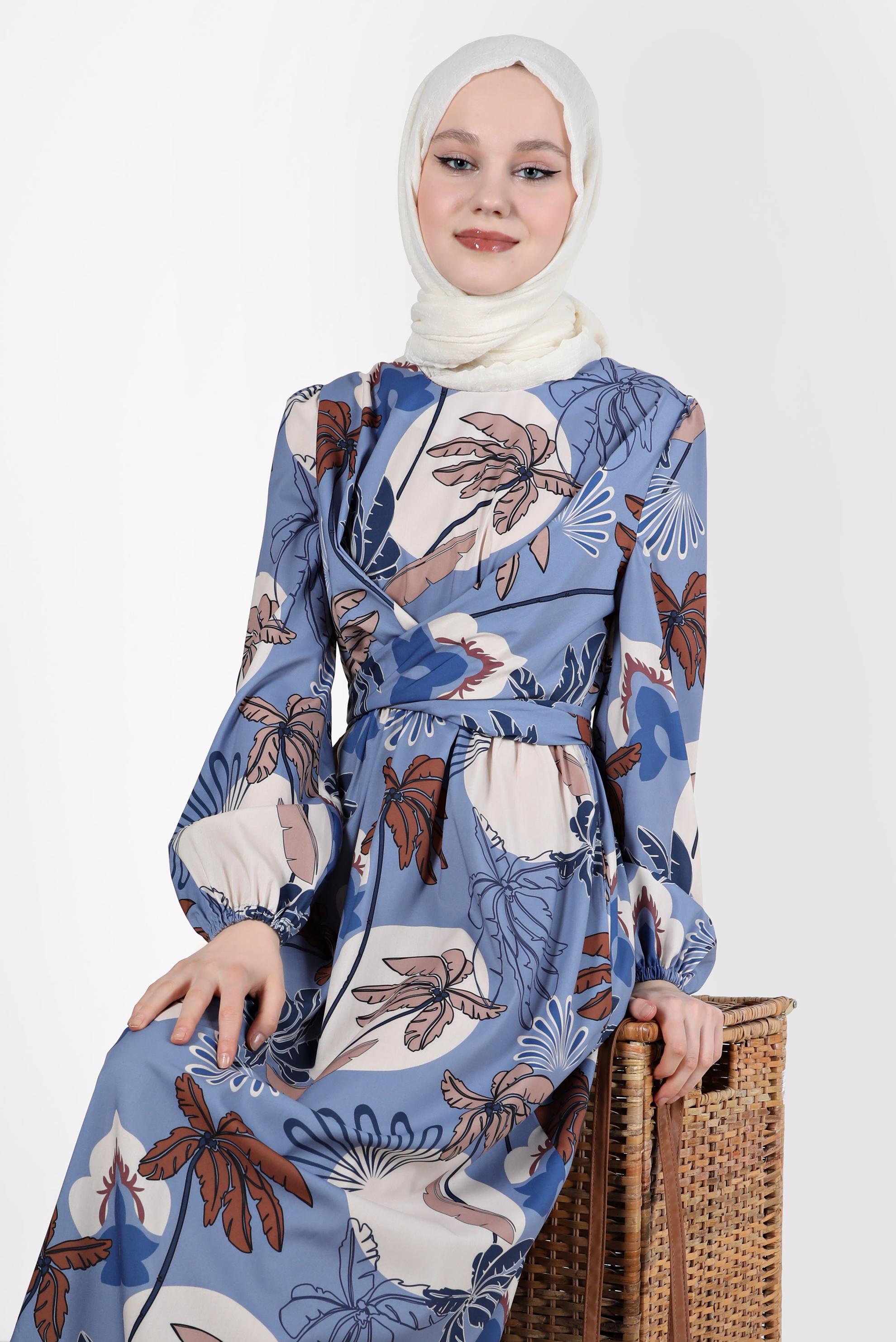 Tesettür giyim MAVİ BAĞLAMA DETAYLI DESENLİ ELBİSE 42630 