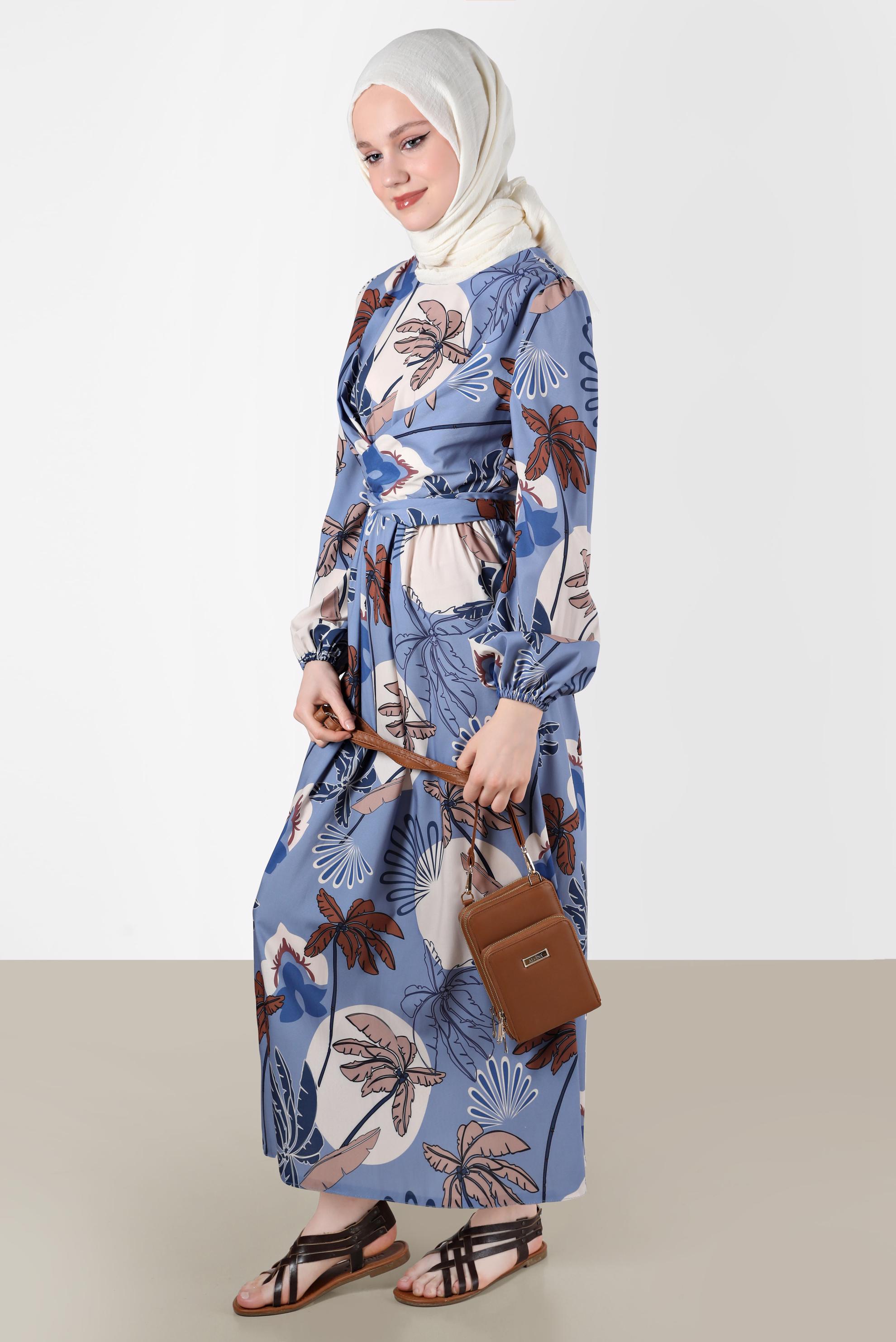 Tesettür giyim MAVİ BAĞLAMA DETAYLI DESENLİ ELBİSE 42630 