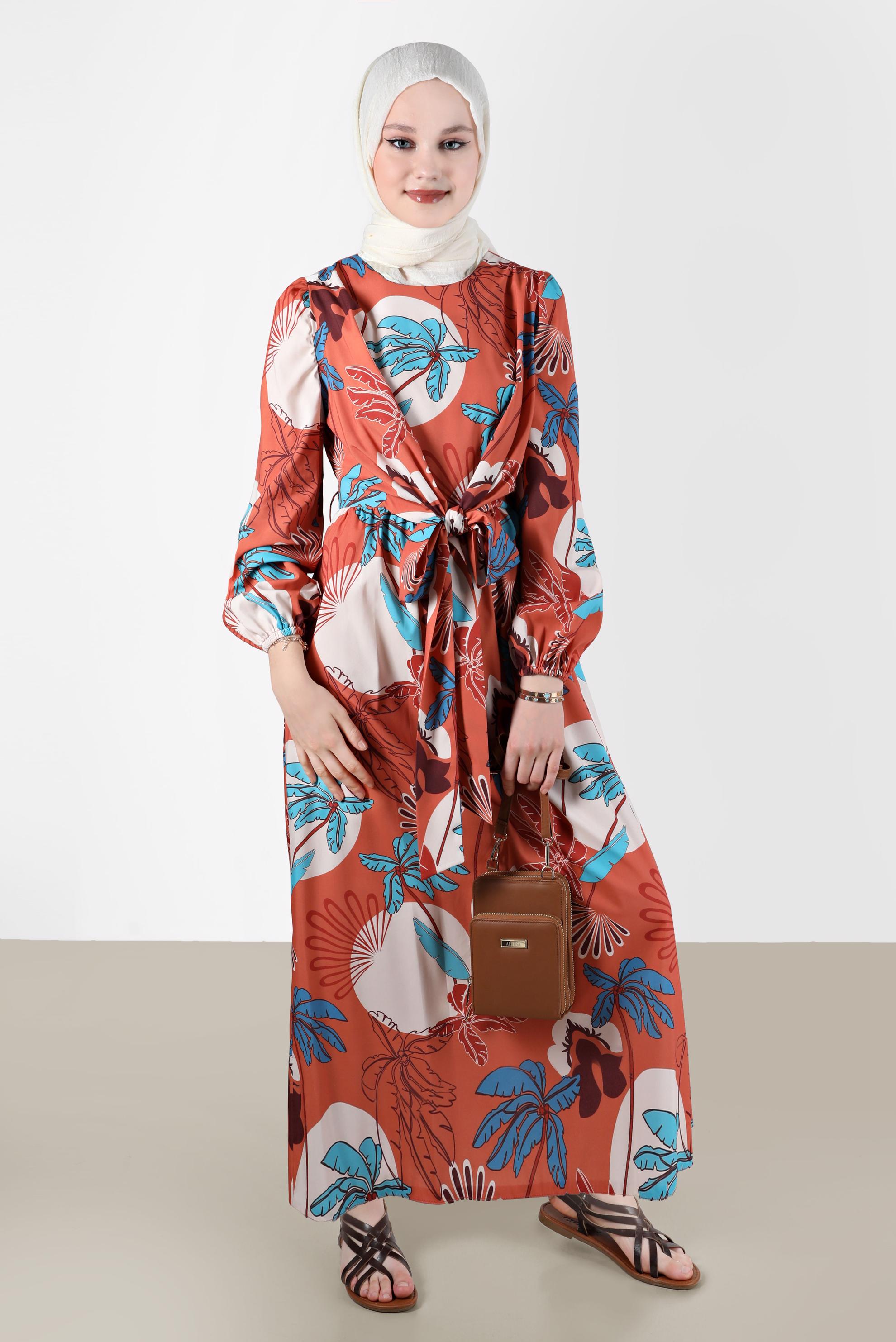 Tesettür giyim TURUNCU BAĞLAMA DETAYLI DESENLİ ELBİSE 42630 