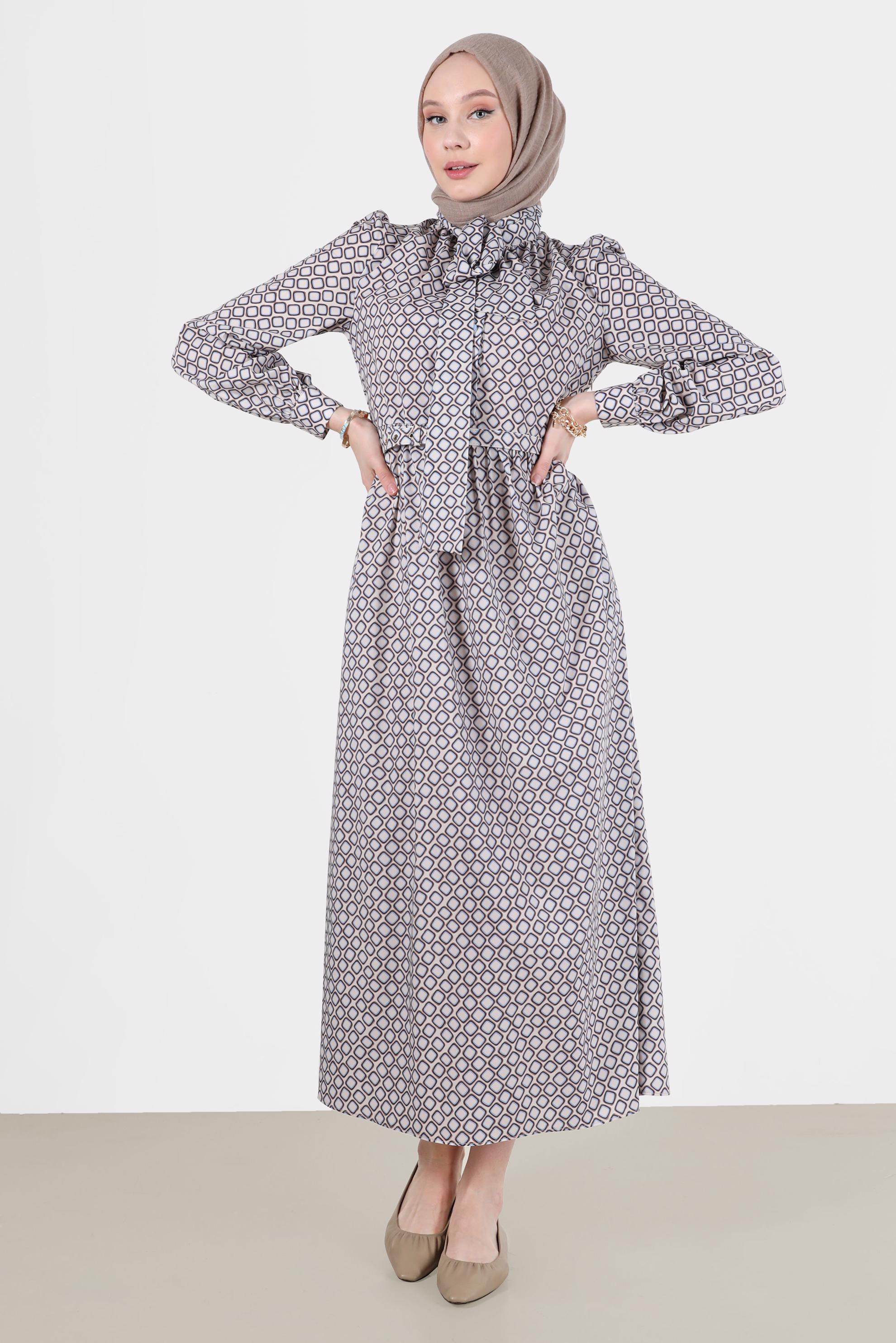 Tesettür giyim MAVİ YAKASI BAĞLAMALI DESENLİ ELBİSE 42631 