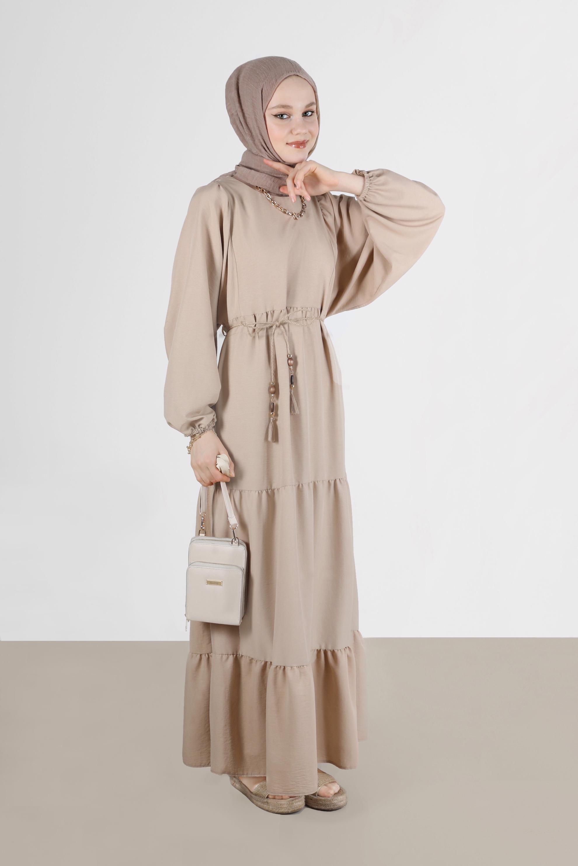 Tesettür giyim BEJ MANŞETLERİ LASTİKLİ ELBİSE 42632 