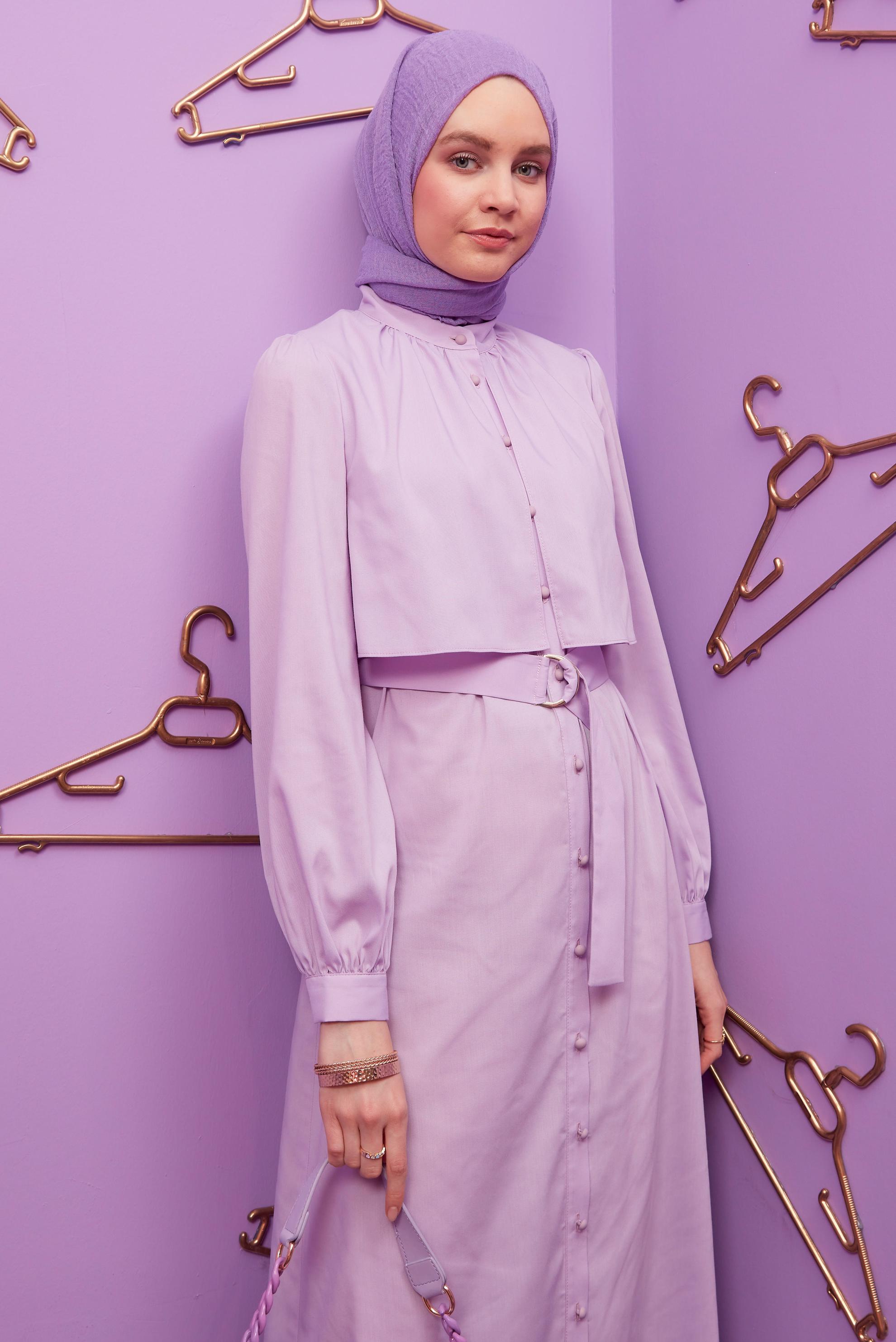 Tesettür giyim MOR BOYDAN DÜĞMELİ KEMERLİ ELBİSE 42634 