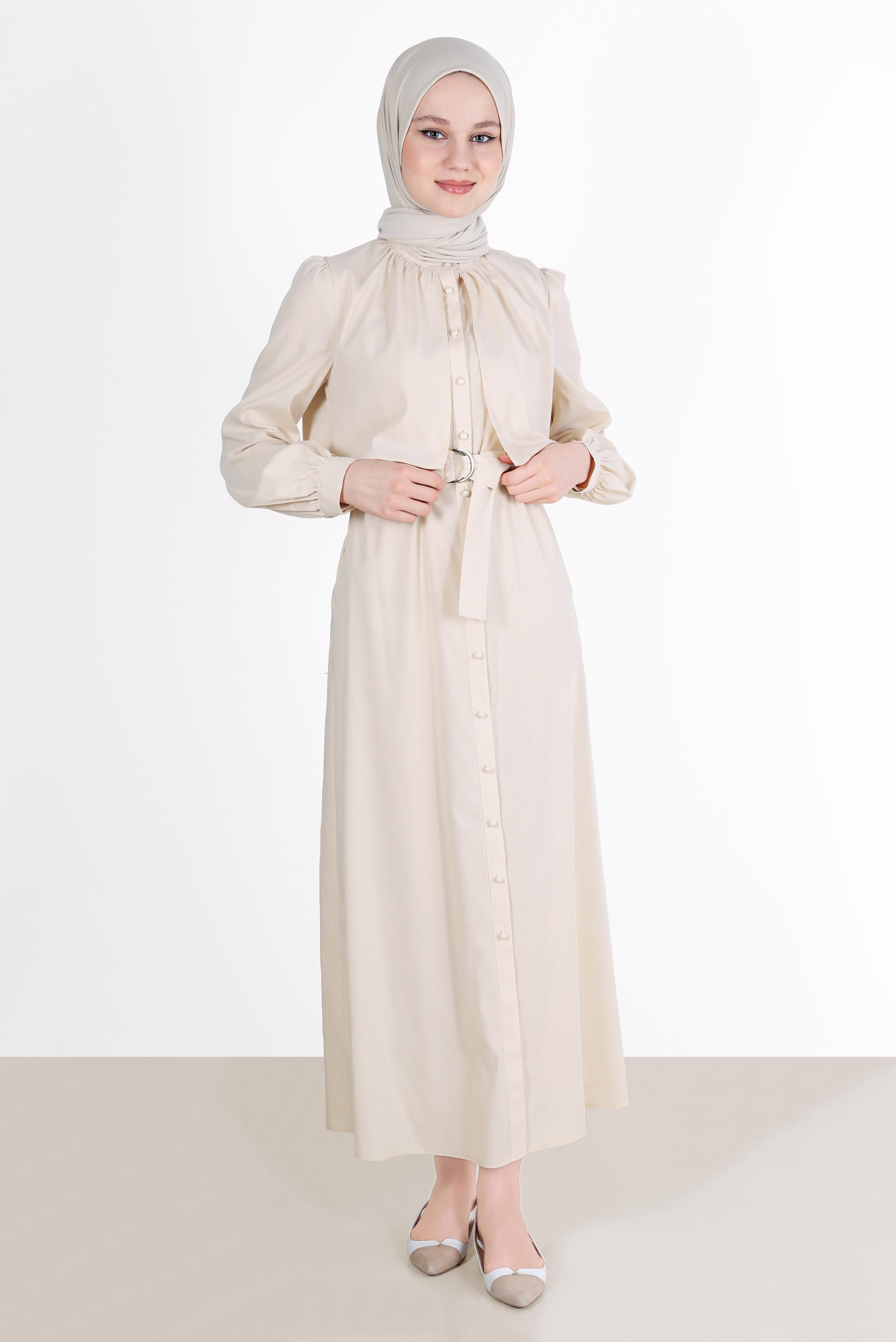 Tesettür giyim BEJ BOYDAN DÜĞMELİ KEMERLİ ELBİSE 42634 