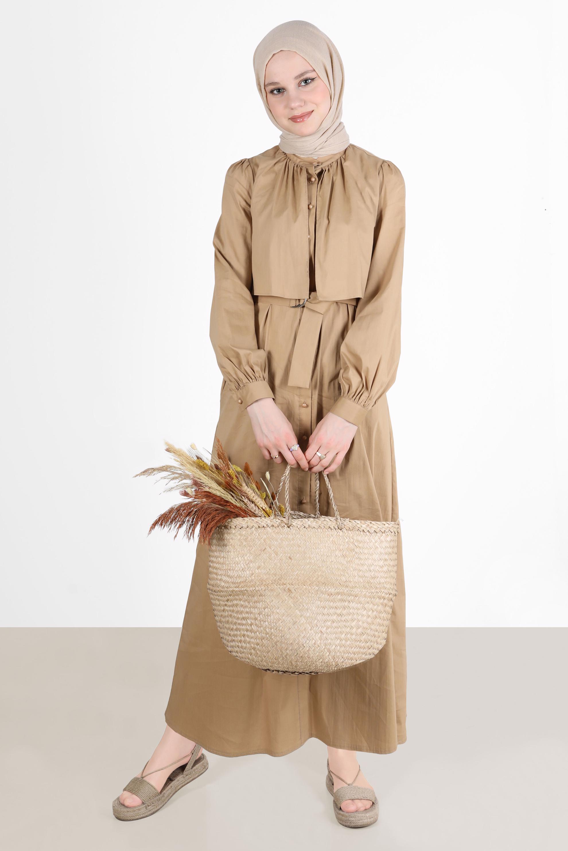 Tesettür giyim KAHVE BOYDAN DÜĞMELİ KEMERLİ ELBİSE 42634 