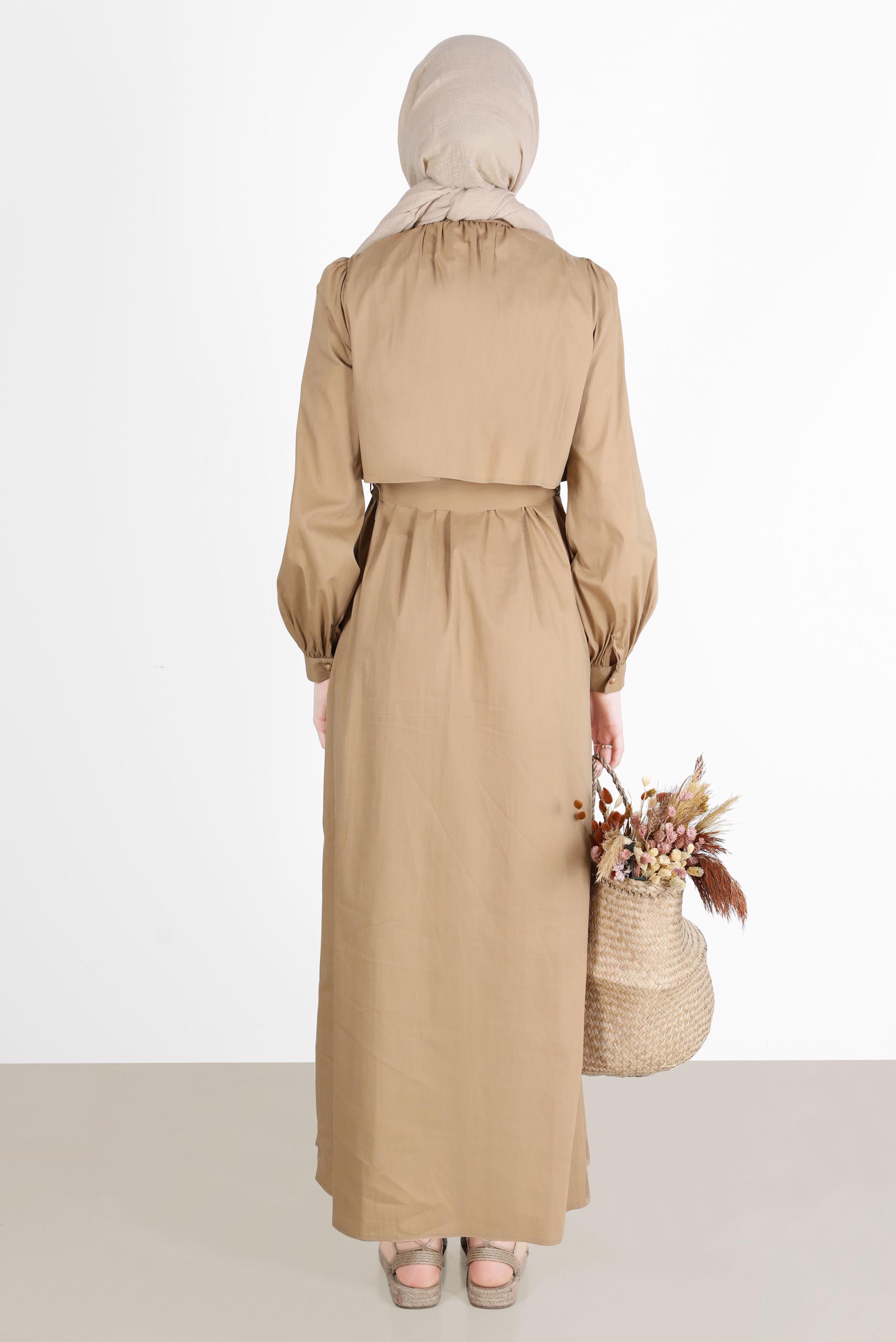 Tesettür giyim KAHVE BOYDAN DÜĞMELİ KEMERLİ ELBİSE 42634 