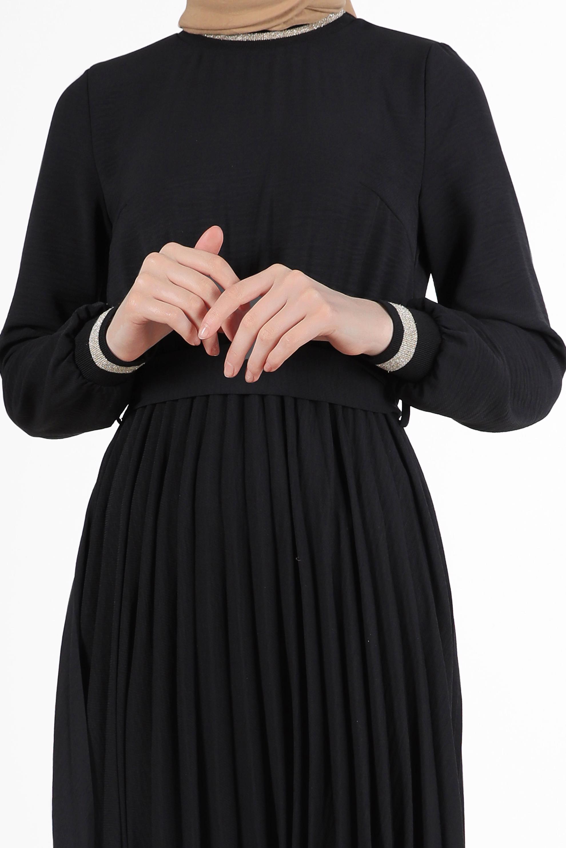 Tesettür giyim SİYAH ETEĞİ PİLELİ KUŞAKLI ELBİSE 42647 