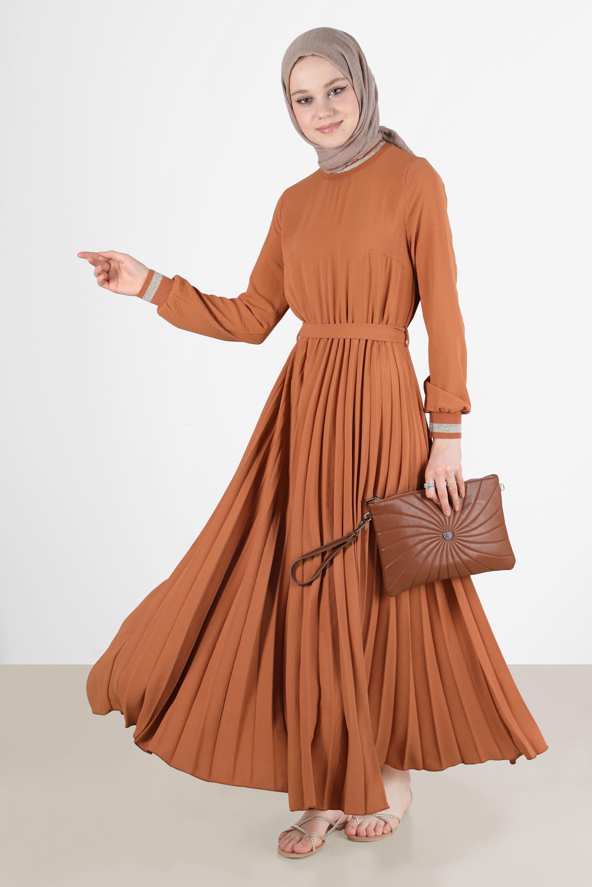 Tesettür giyim TABA ETEĞİ PİLELİ KUŞAKLI ELBİSE 42647 