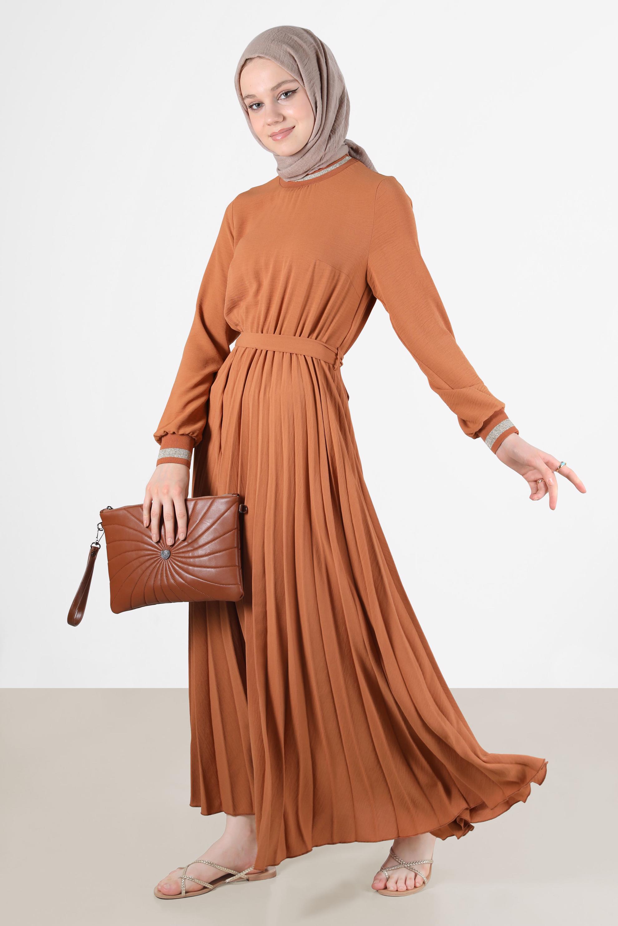 Tesettür giyim TABA ETEĞİ PİLELİ KUŞAKLI ELBİSE 42647 