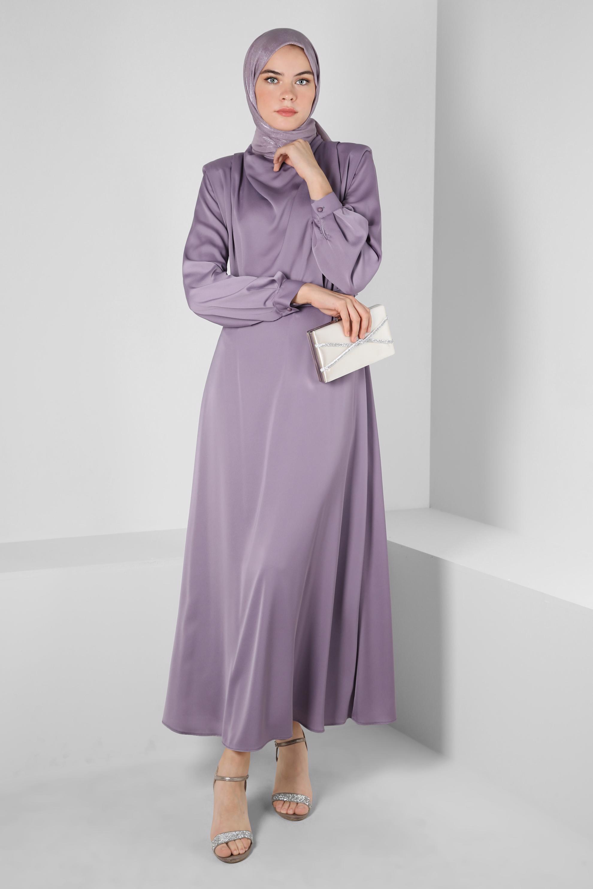 Tesettür giyim MOR DÖKÜMLÜ YAKA KEMERLİ SATEN ELBİSE 42648