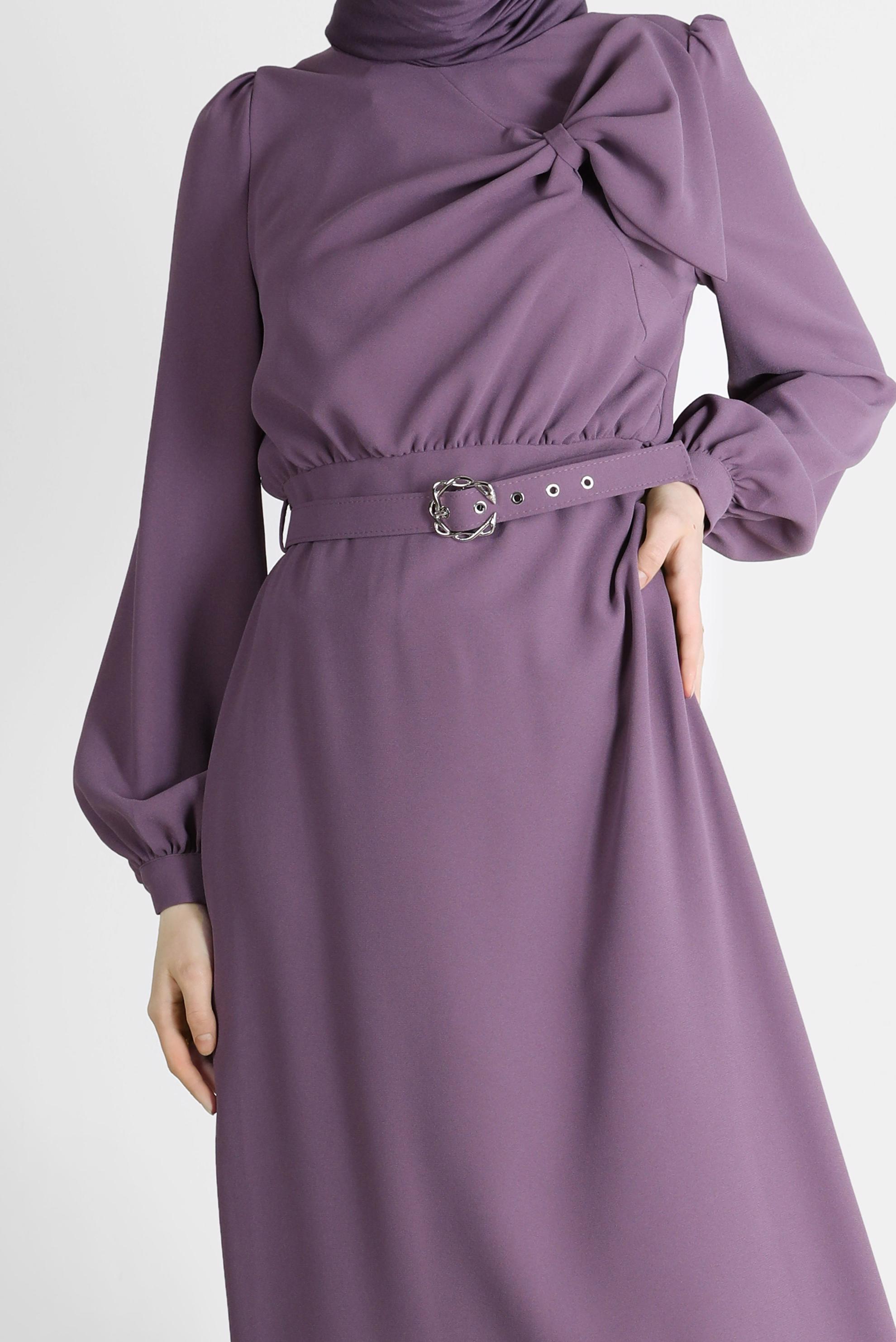 Tesettür giyim MOR FİYONK DETAYLI KEMERLİ ELBİSE 42649 