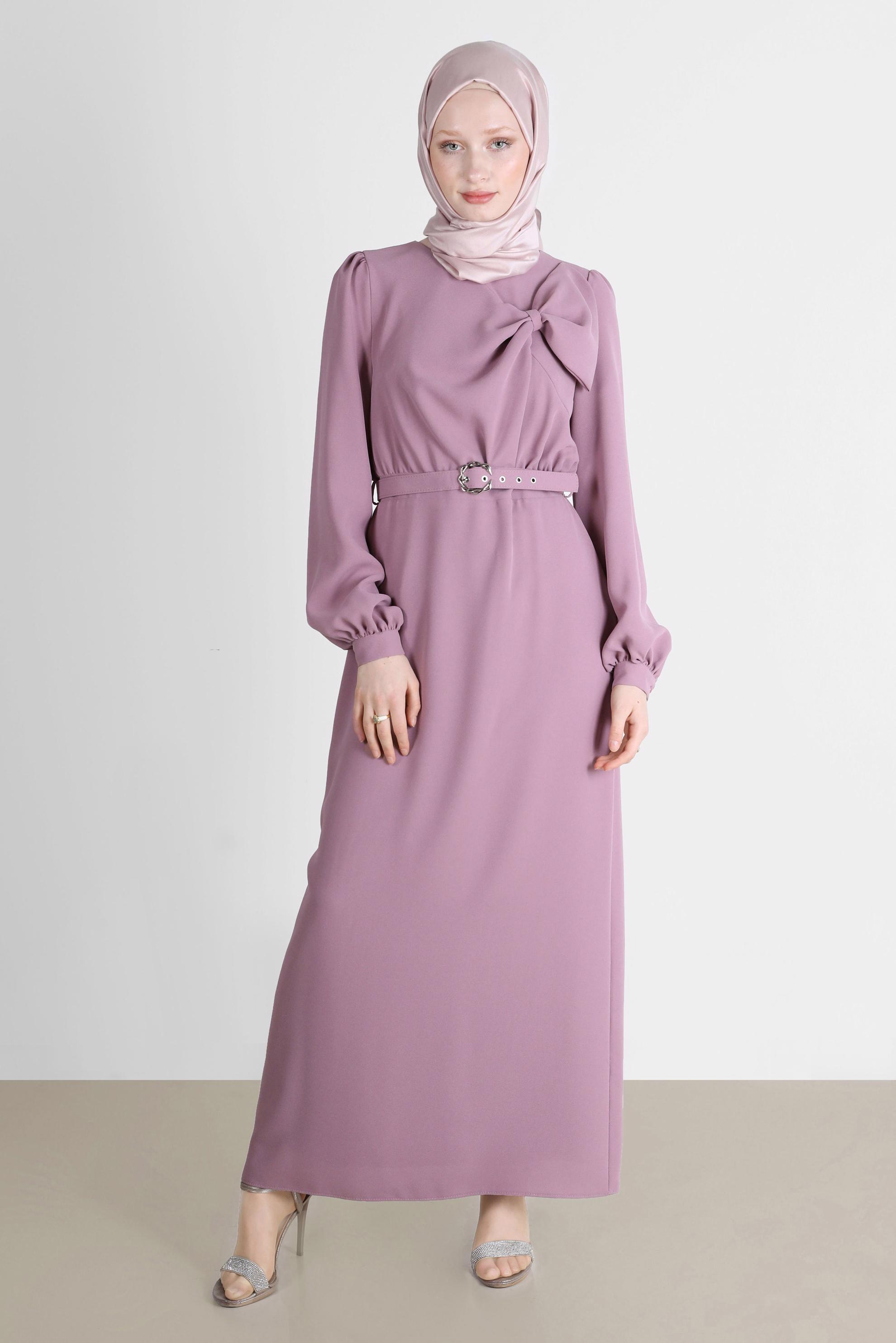 Tesettür giyim PUDRA FİYONK DETAYLI KEMERLİ ELBİSE 42649 