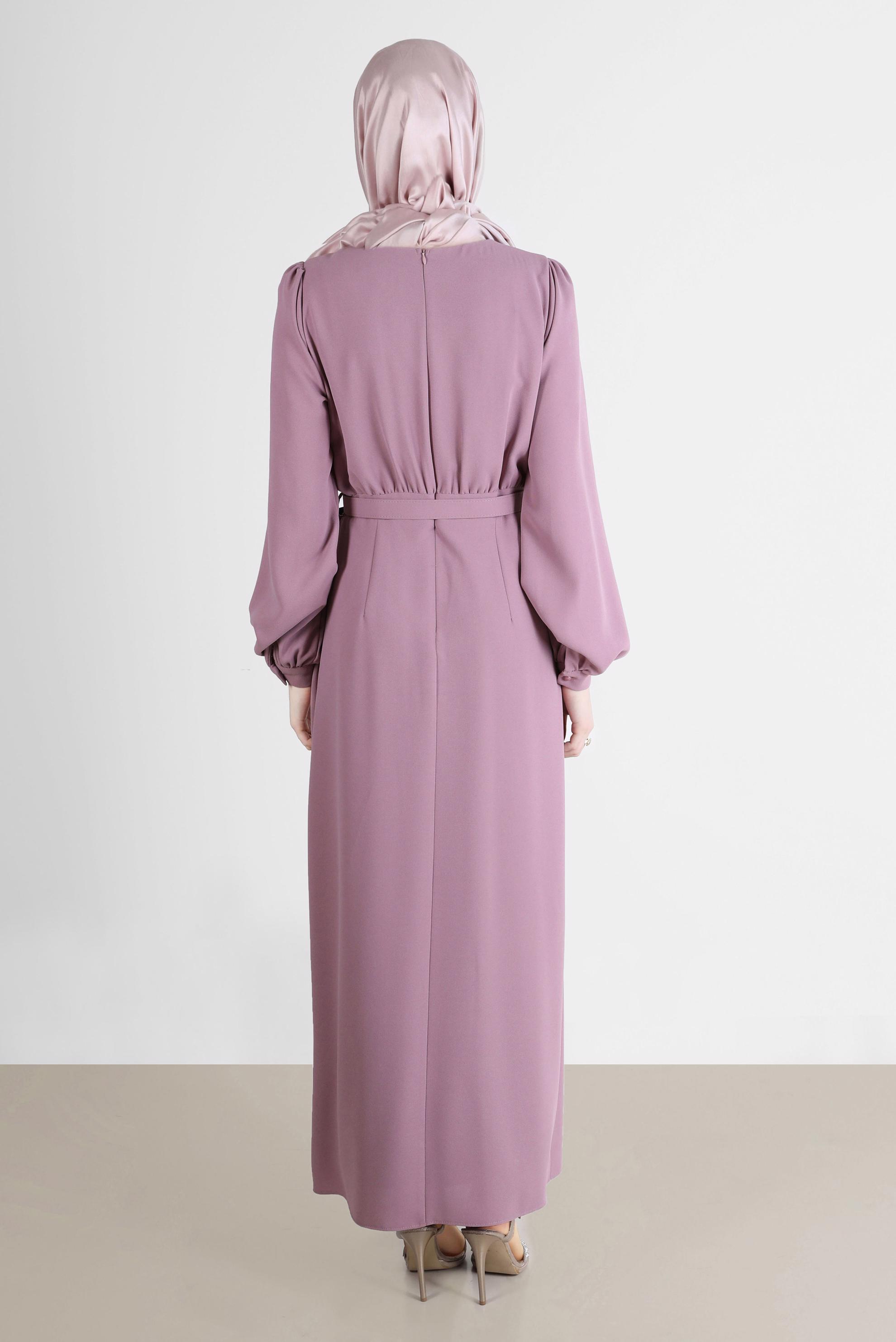 Tesettür giyim PUDRA FİYONK DETAYLI KEMERLİ ELBİSE 42649 