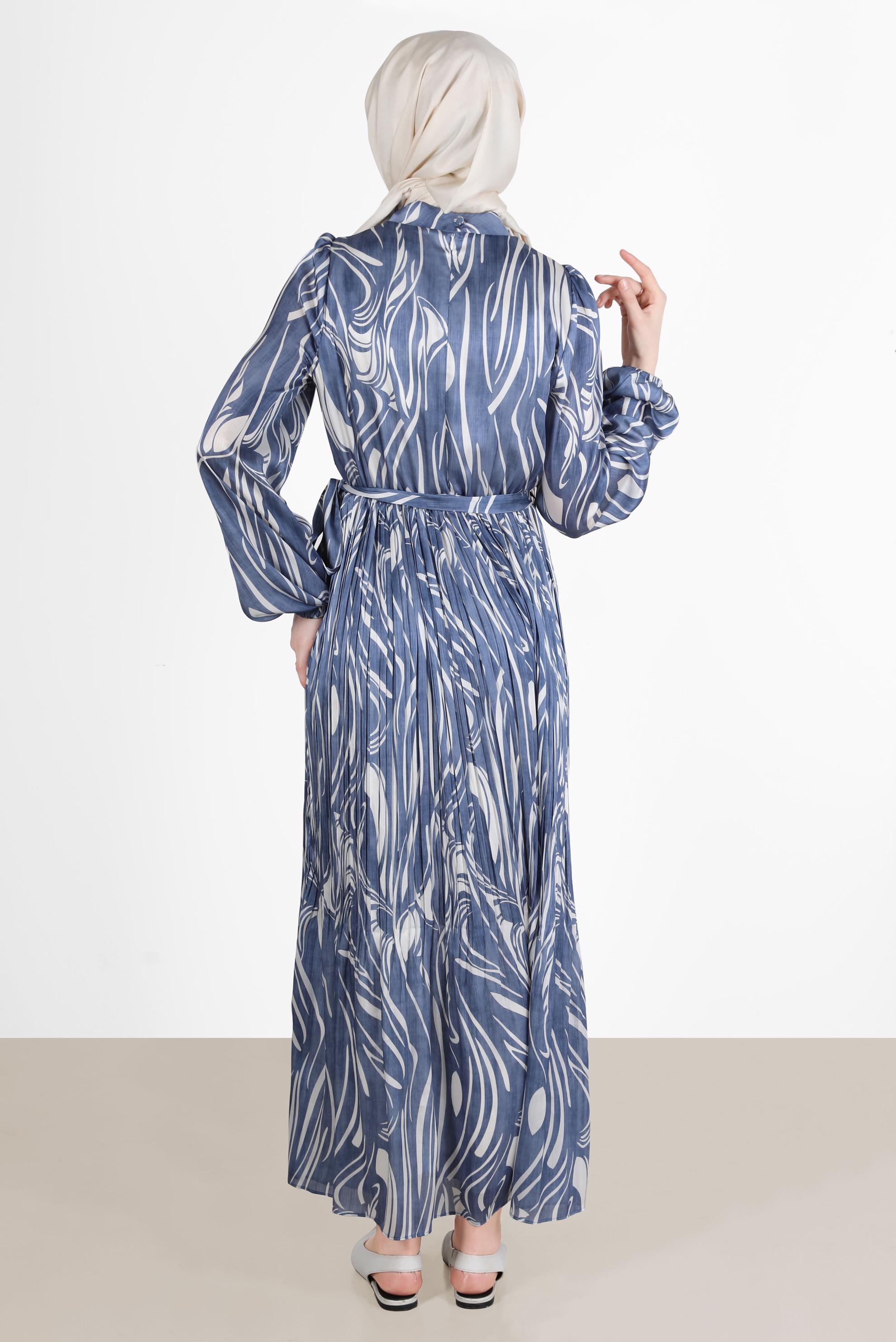 Tesettür giyim LACİVERT ETEĞİ PİLE DETAYLI DESENLİ SATEN ELBİSE 42670 