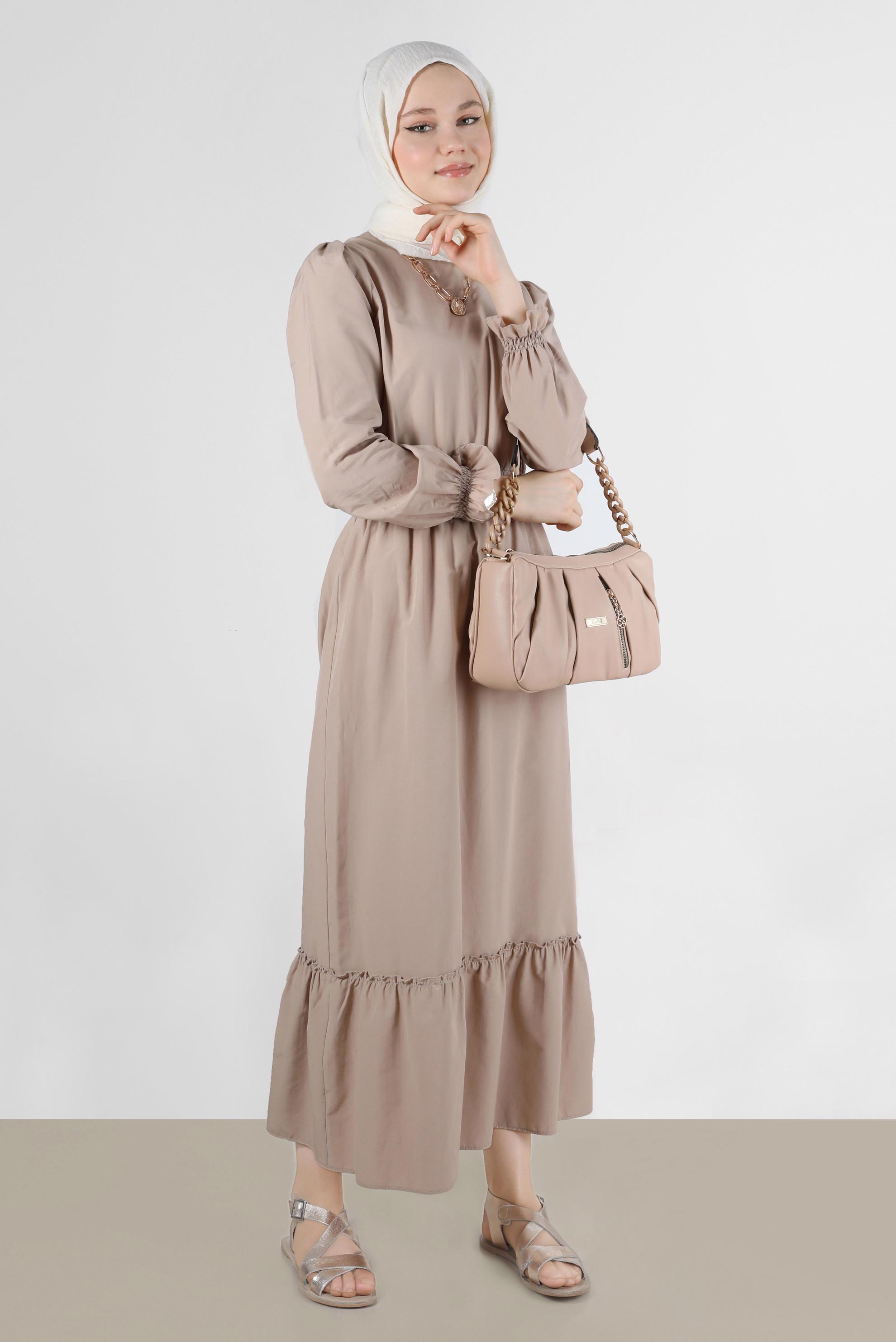Tesettür giyim BEJ BELİ VE MANŞETLERİ BÜZGÜLÜ PAMUKLU ELBİSE 42693 