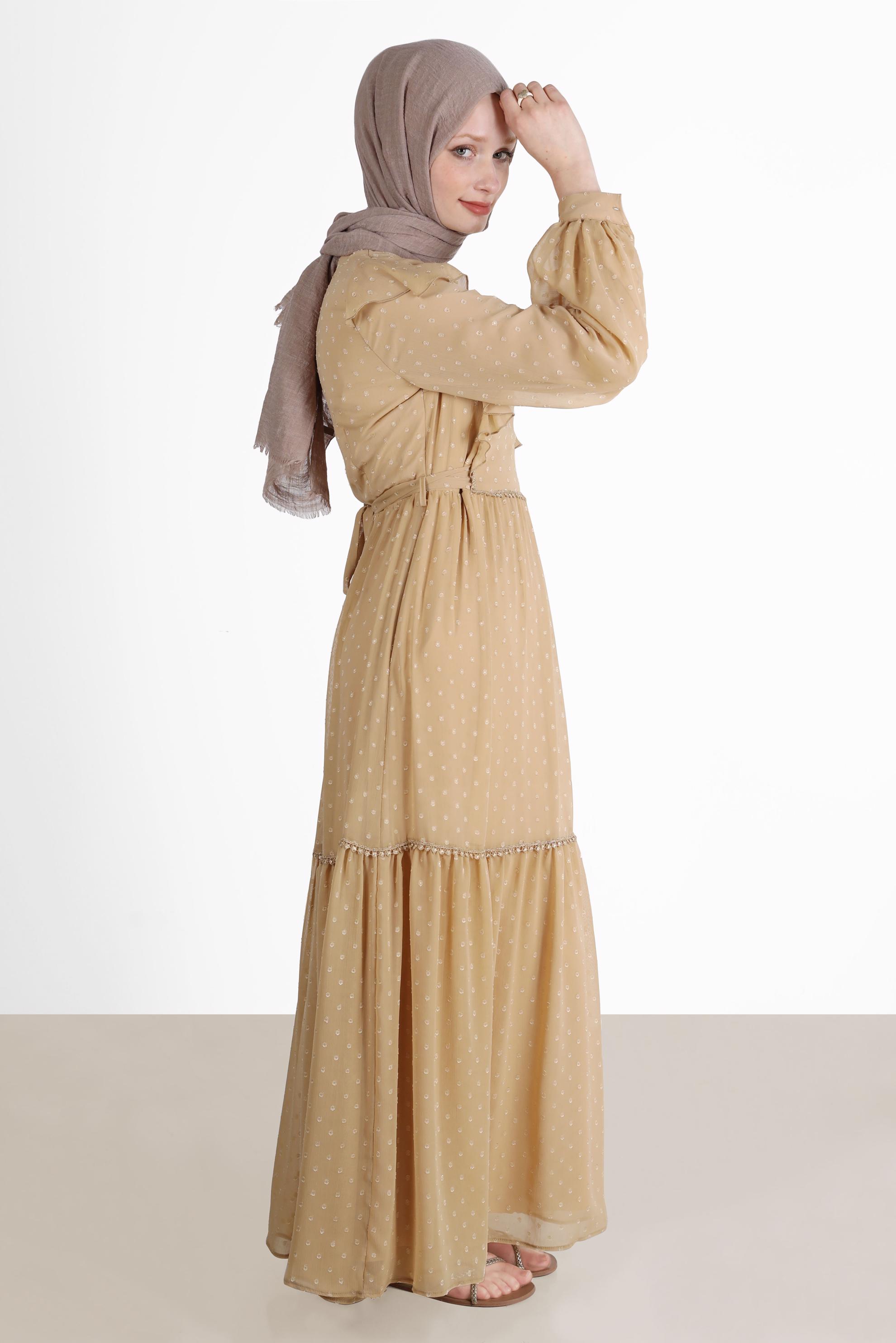 Tesettür giyim BEJ VOLANLI PUANTİYELİ ŞİFON ELBİSE 42698 